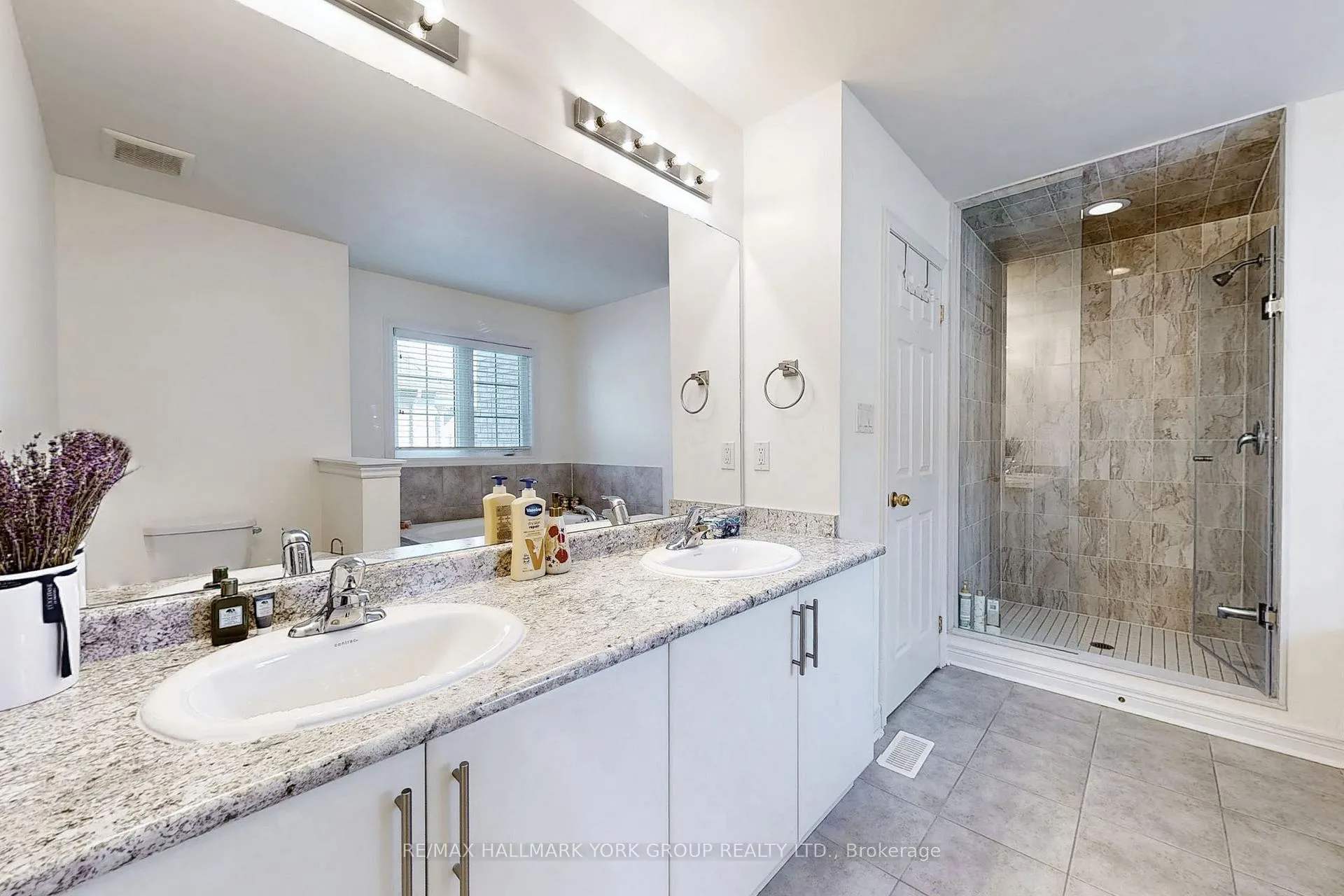 Photo 17 of 90 Braebrook Drive, Whitby, Rolling Acres — HOMEH