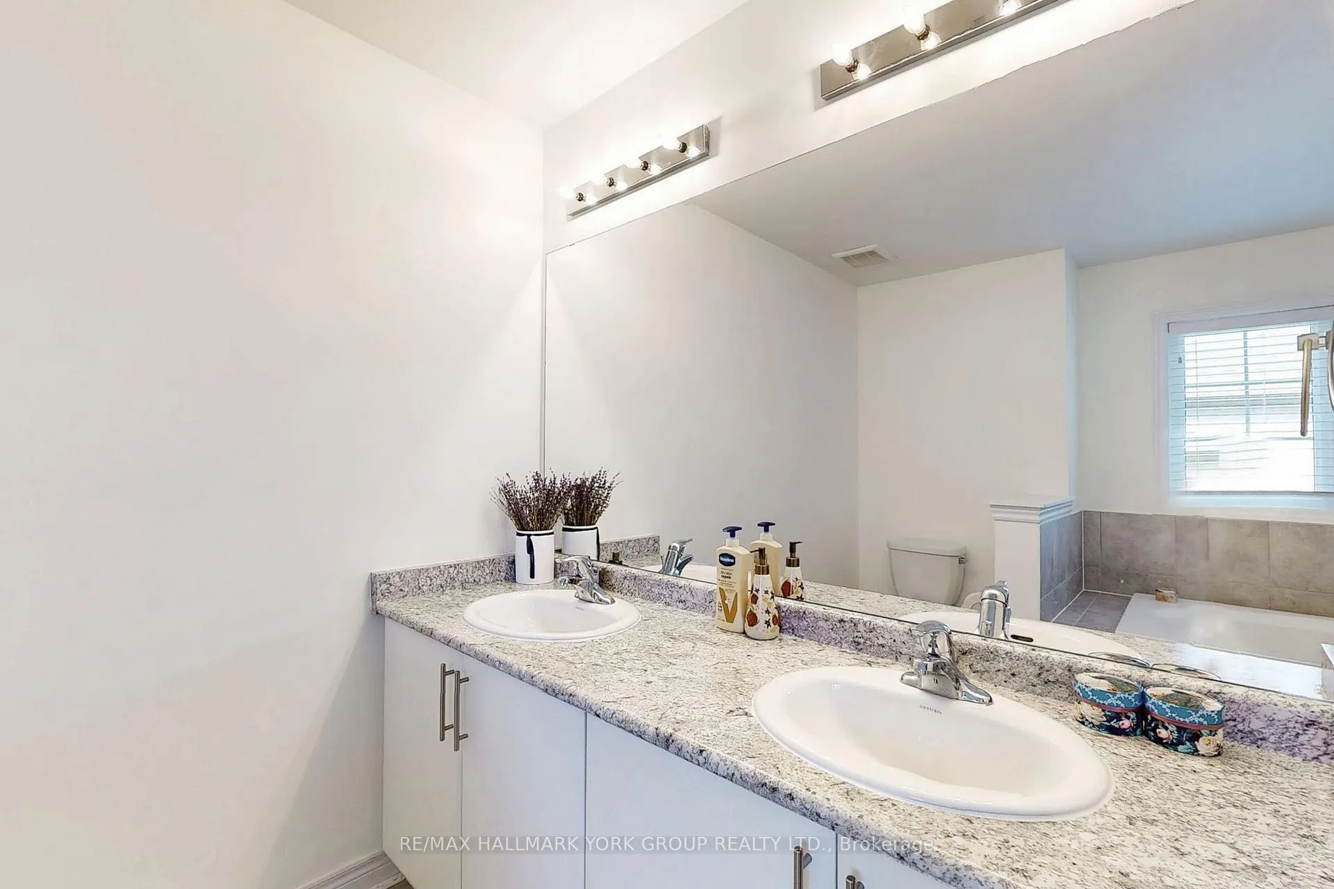 Photo 18 of 90 Braebrook Drive, Whitby, Rolling Acres — HOMEH