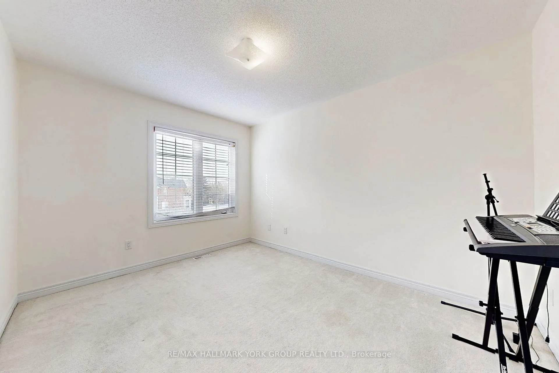 Photo 23 of 90 Braebrook Drive, Whitby, Rolling Acres — HOMEH
