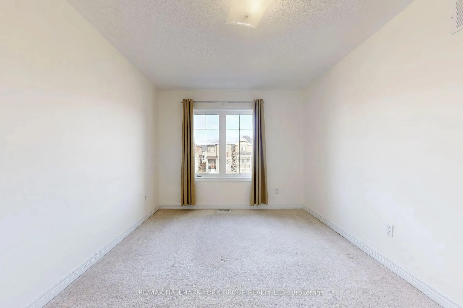 Photo 27 of 90 Braebrook Drive, Whitby, Rolling Acres — HOMEH