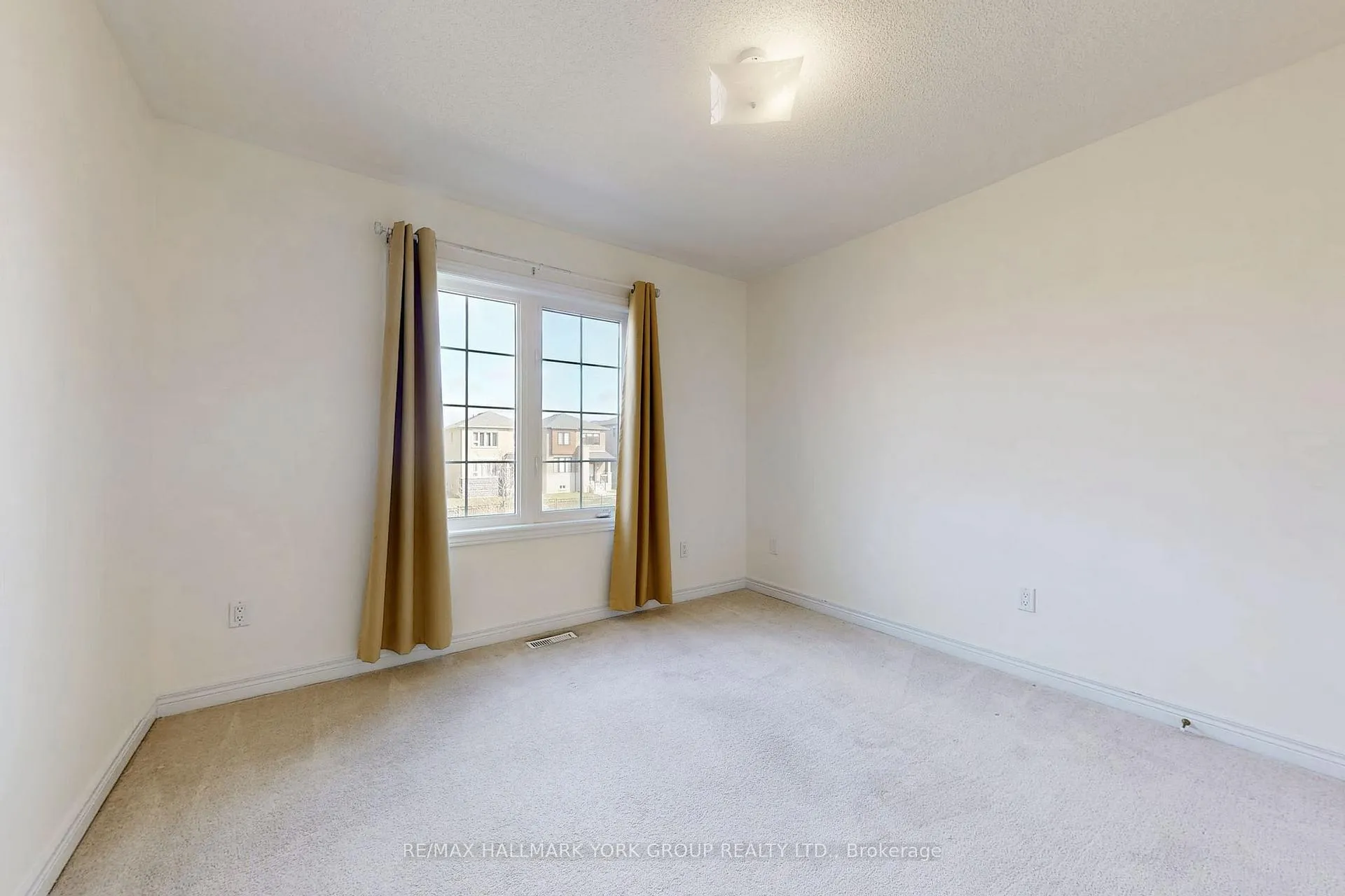Photo 29 of 90 Braebrook Drive, Whitby, Rolling Acres — HOMEH