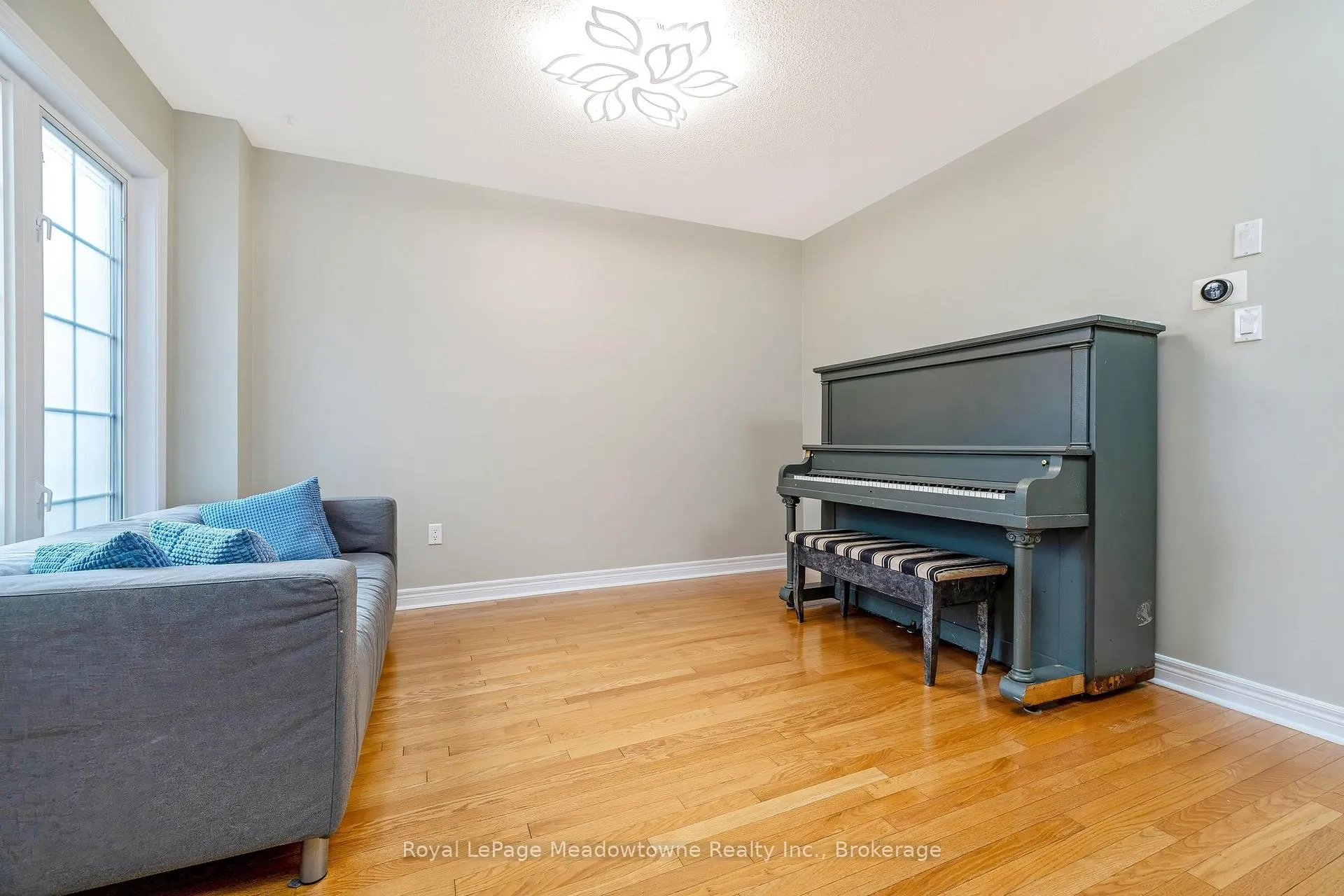 Photo 5 of 1075 Sprucedale Lane, Milton, Dempsey — HOMEH