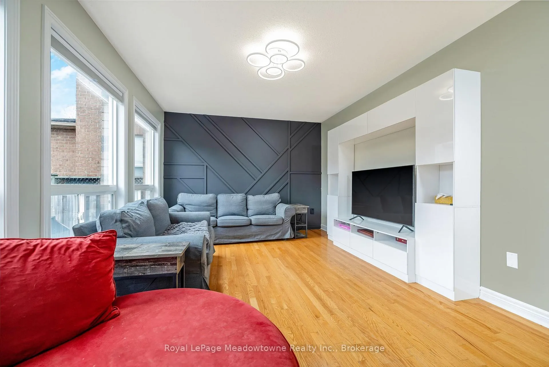 Photo 8 of 1075 Sprucedale Lane, Milton, Dempsey — HOMEH