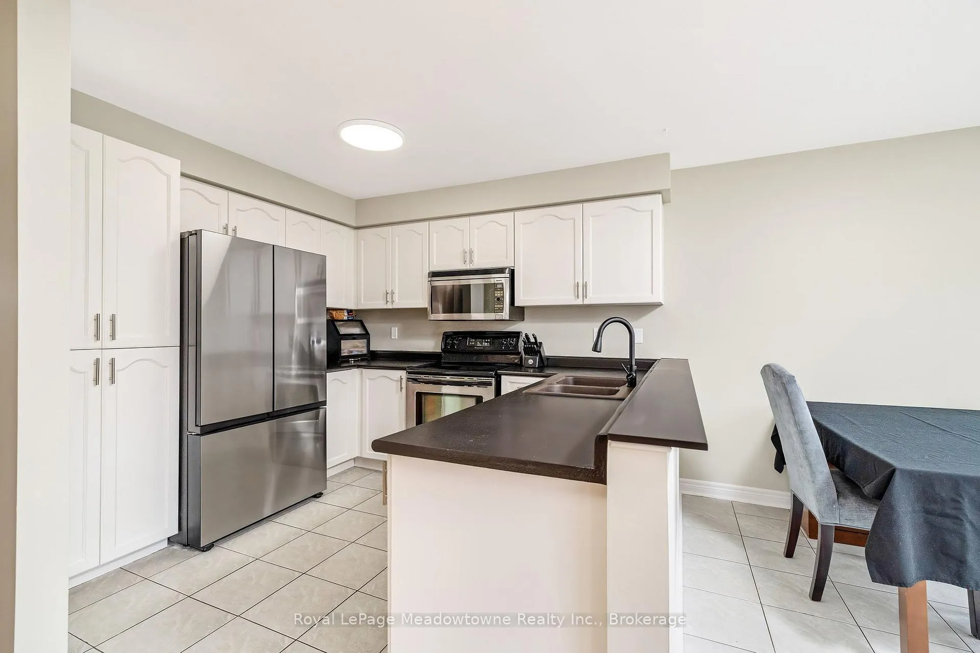 Photo 12 of 1075 Sprucedale Lane, Milton, Dempsey — HOMEH
