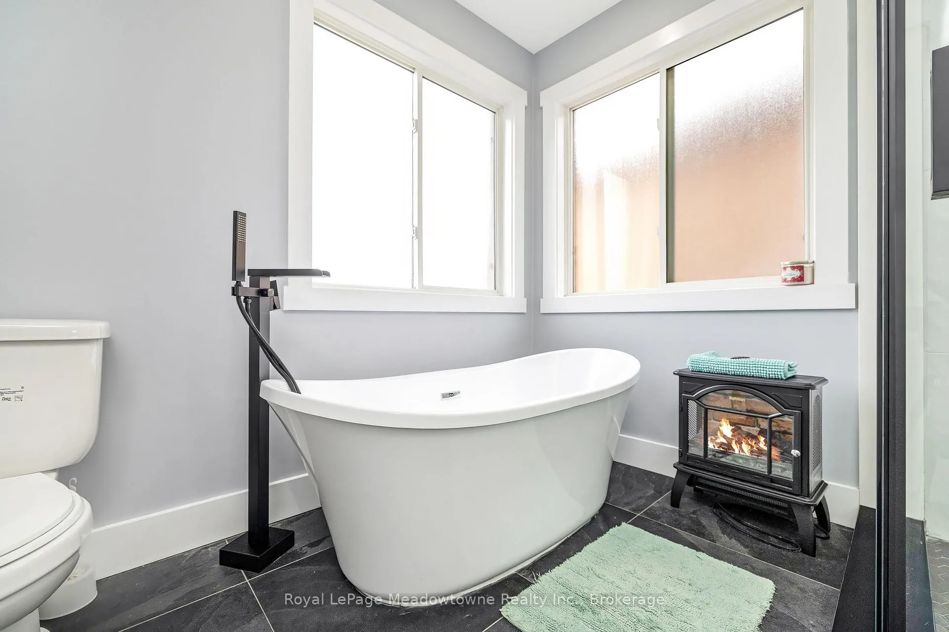 Photo 25 of 1075 Sprucedale Lane, Milton, Dempsey — HOMEH