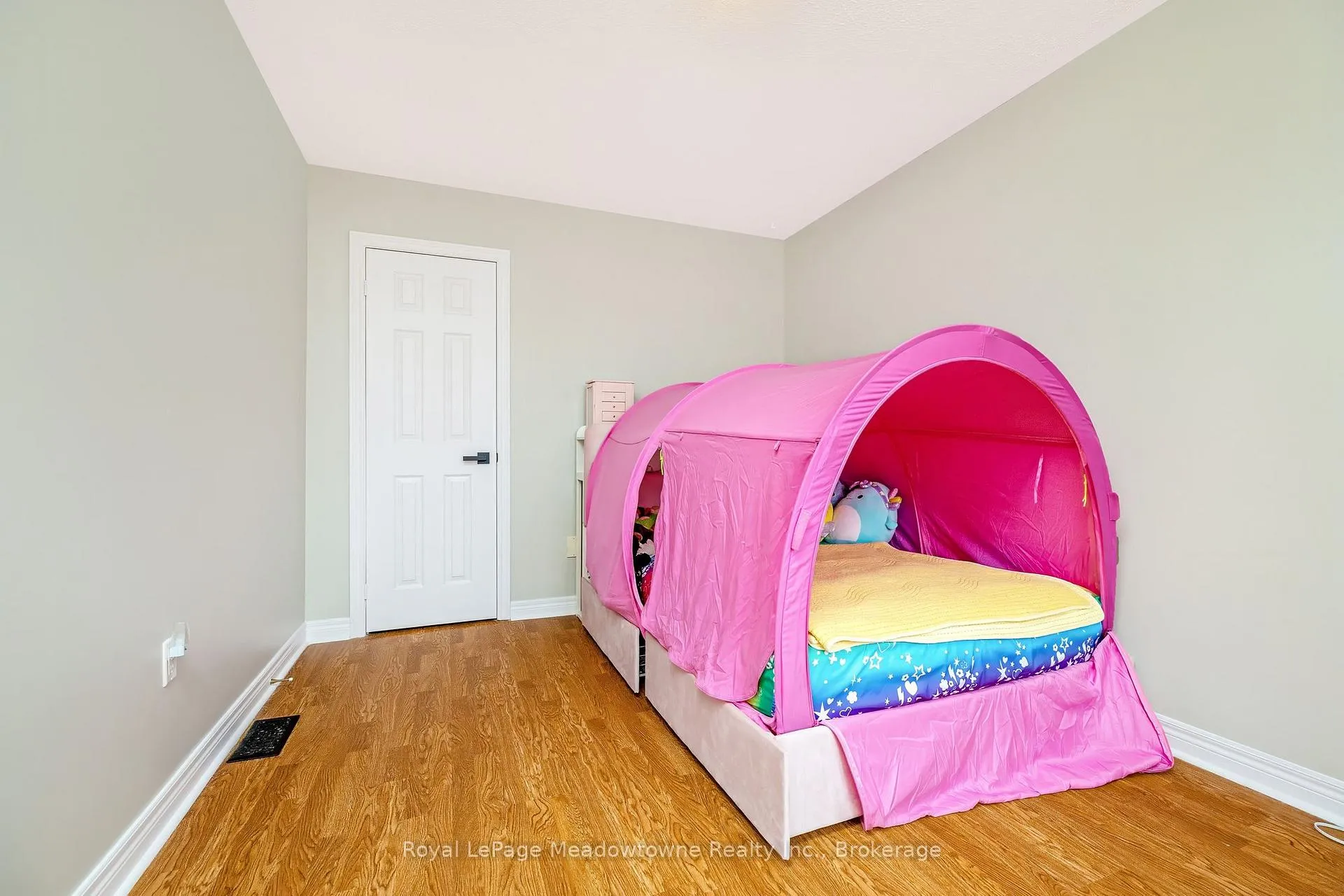 Photo 29 of 1075 Sprucedale Lane, Milton, Dempsey — HOMEH