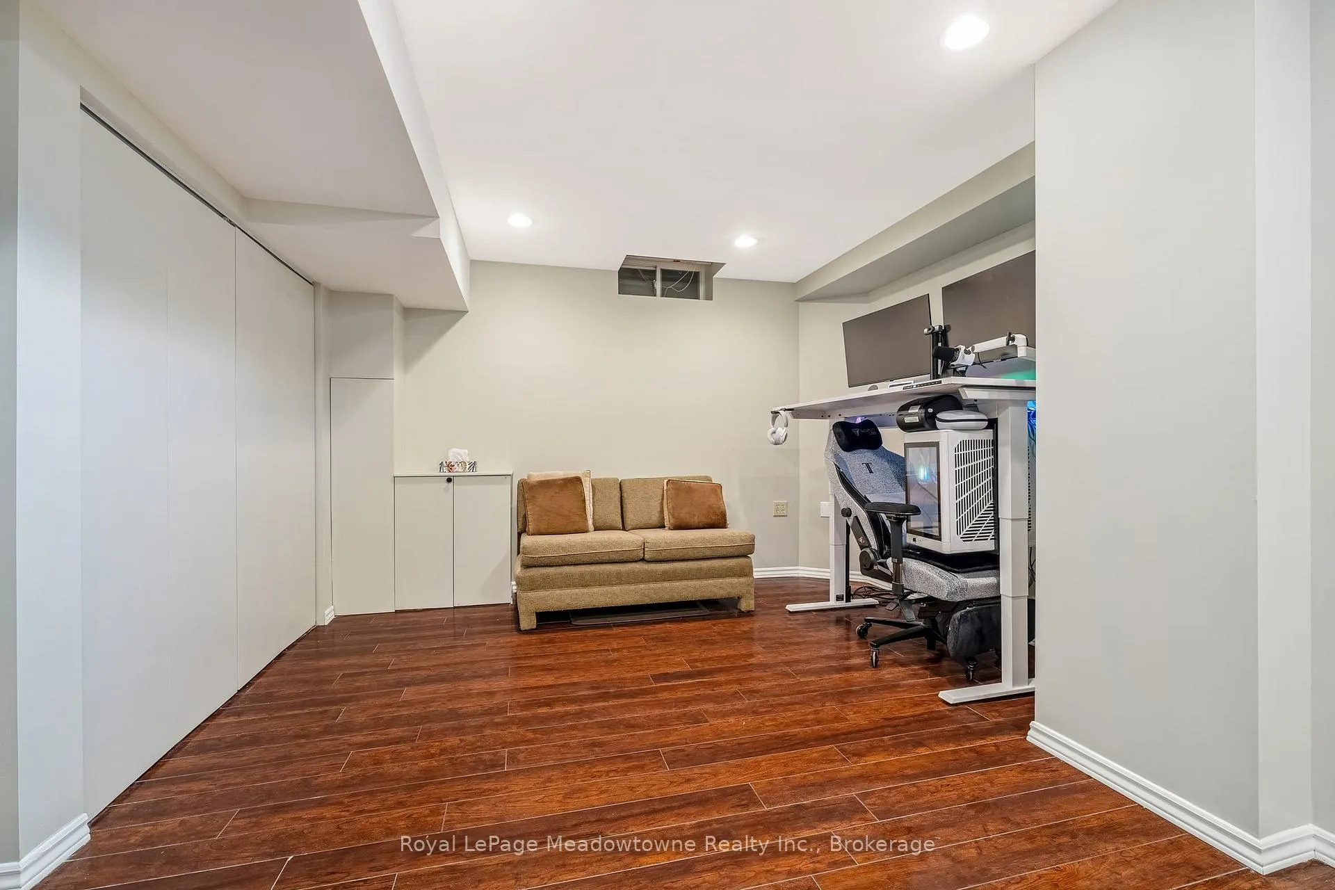 Photo 33 of 1075 Sprucedale Lane, Milton, Dempsey — HOMEH