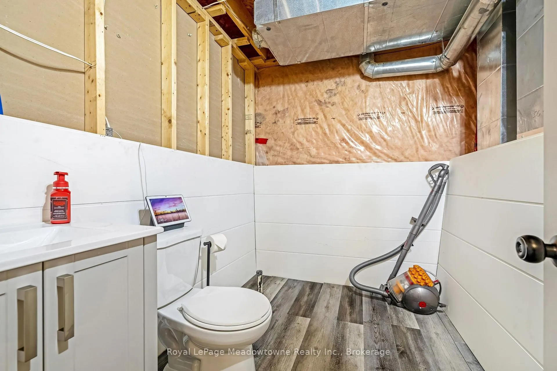 Photo 36 of 1075 Sprucedale Lane, Milton, Dempsey — HOMEH