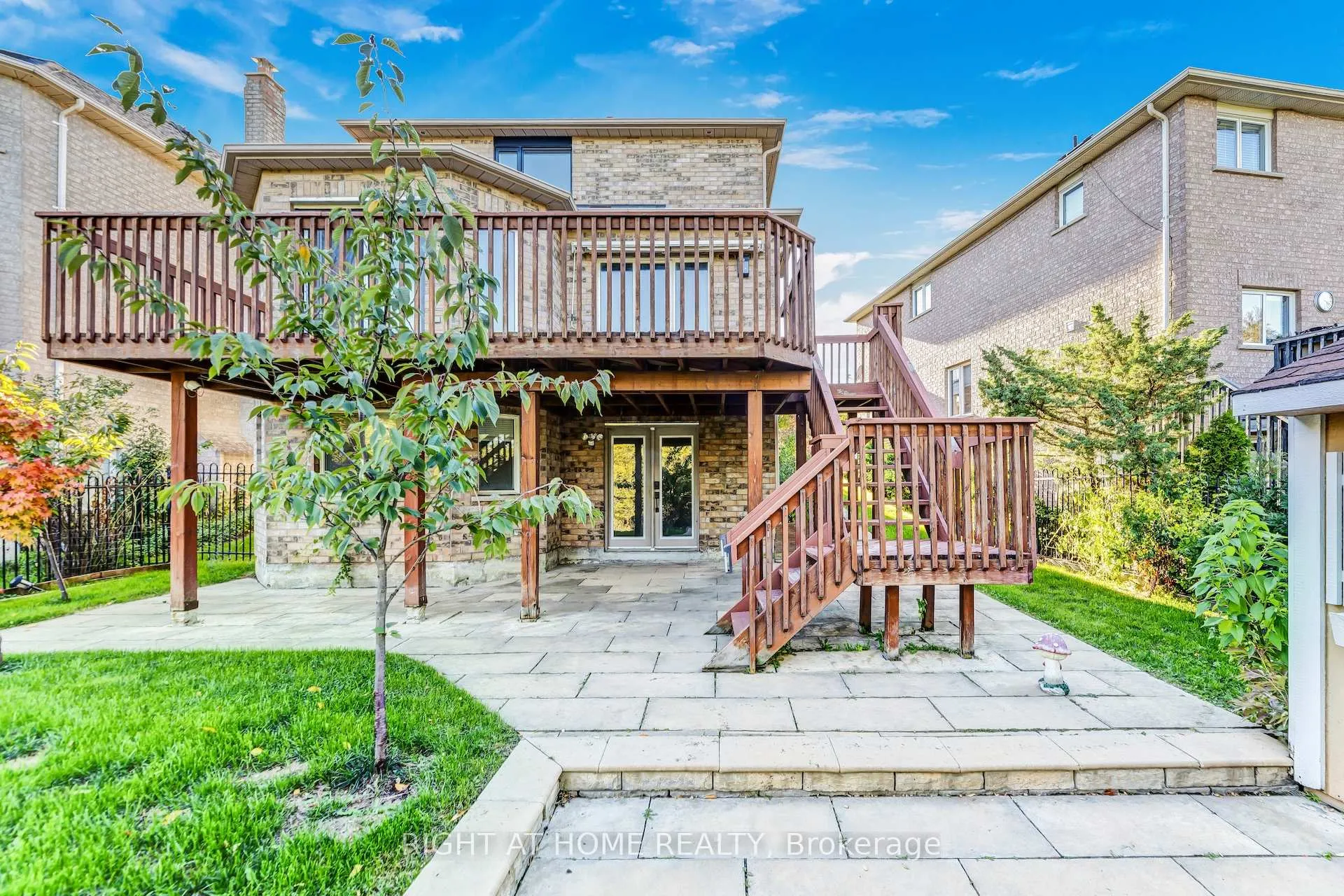 Photo 2 of 57 Calera Crescent, Vaughan, Sonoma Heights — HOMEH