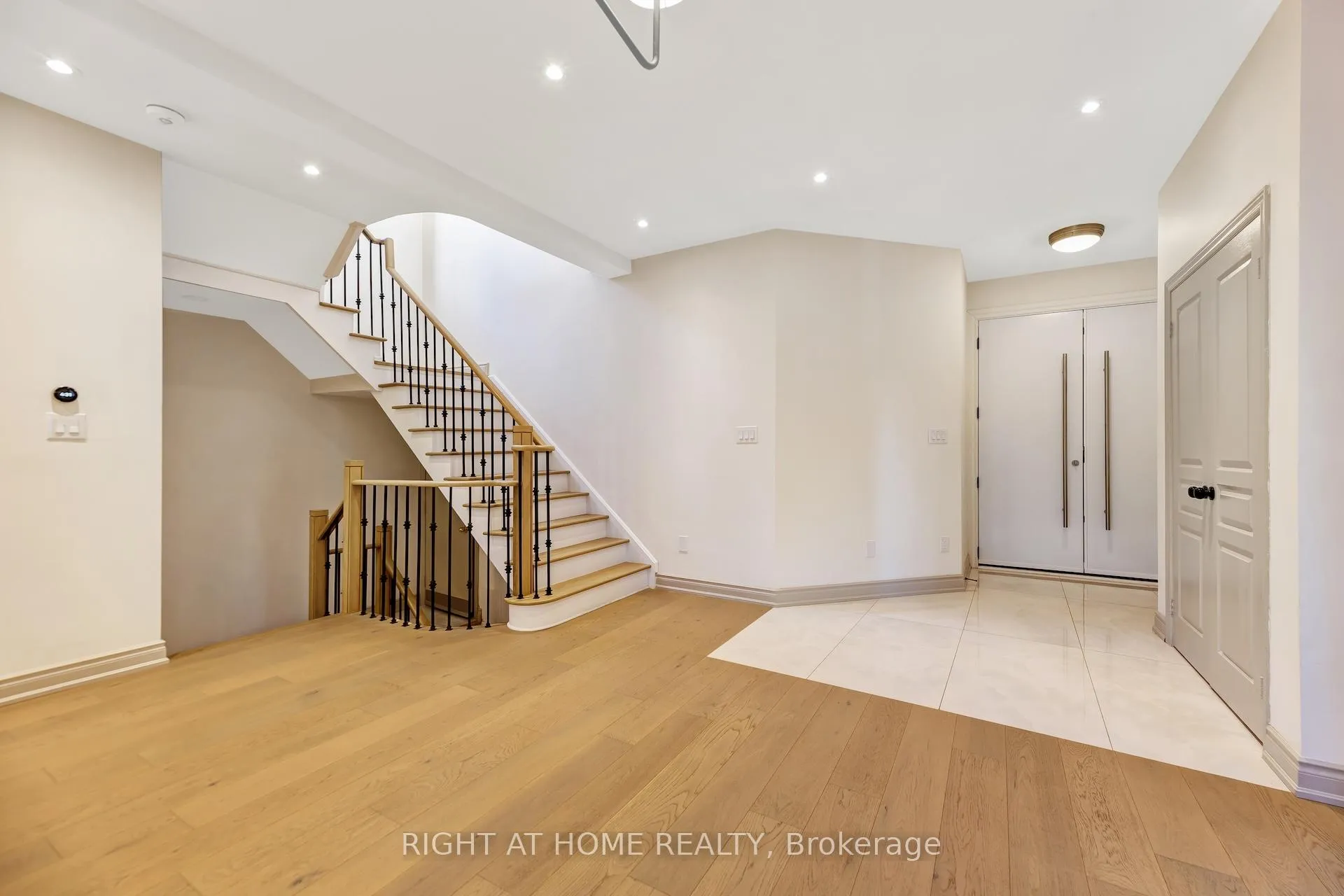 Photo 8 of 57 Calera Crescent, Vaughan, Sonoma Heights — HOMEH