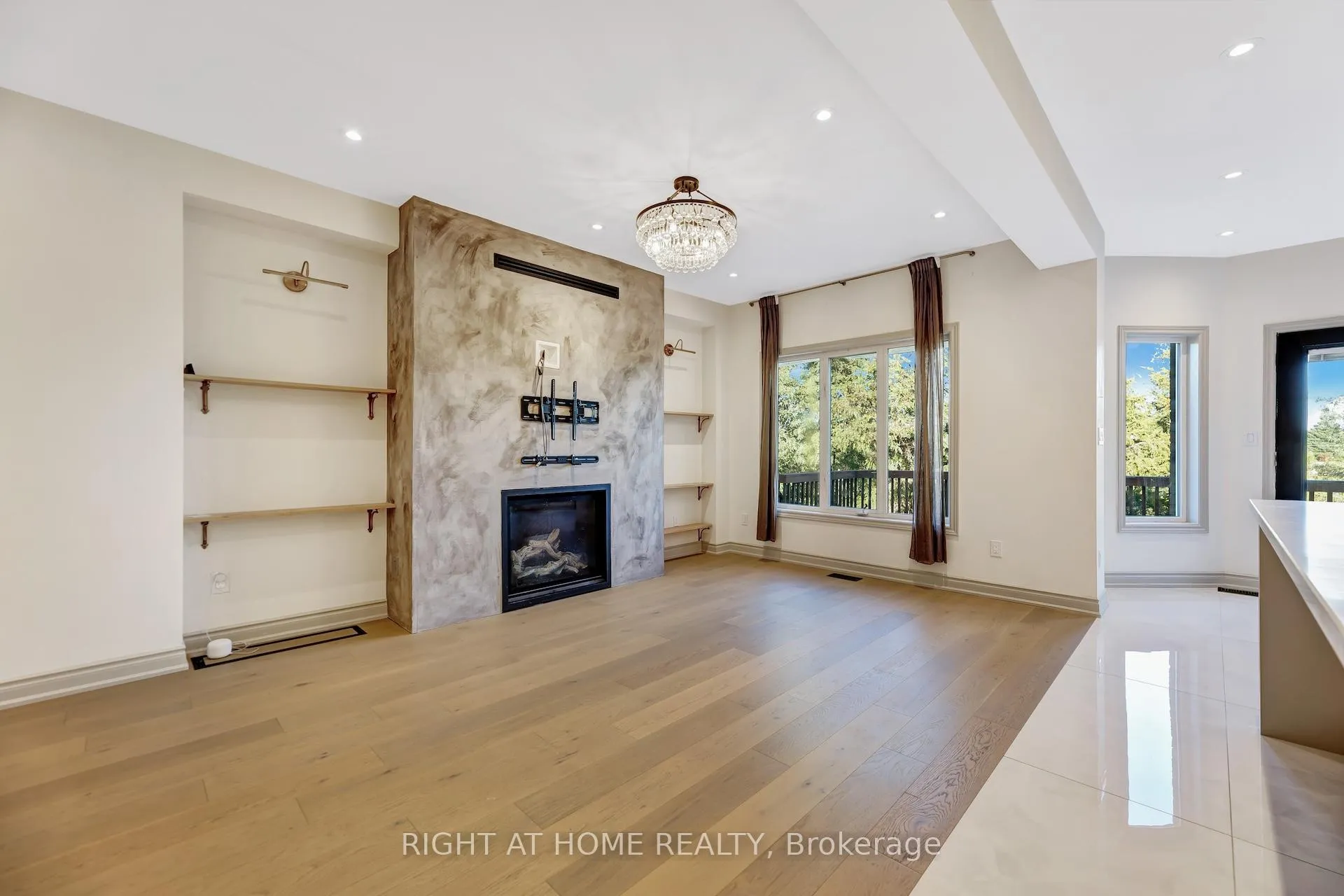 Photo 11 of 57 Calera Crescent, Vaughan, Sonoma Heights — HOMEH