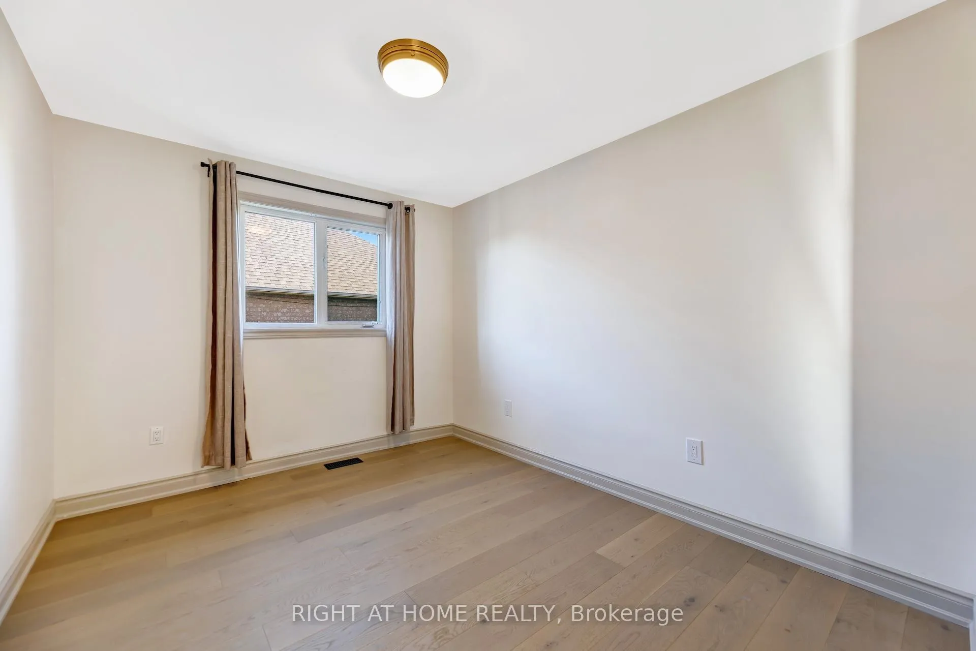 Photo 16 of 57 Calera Crescent, Vaughan, Sonoma Heights — HOMEH