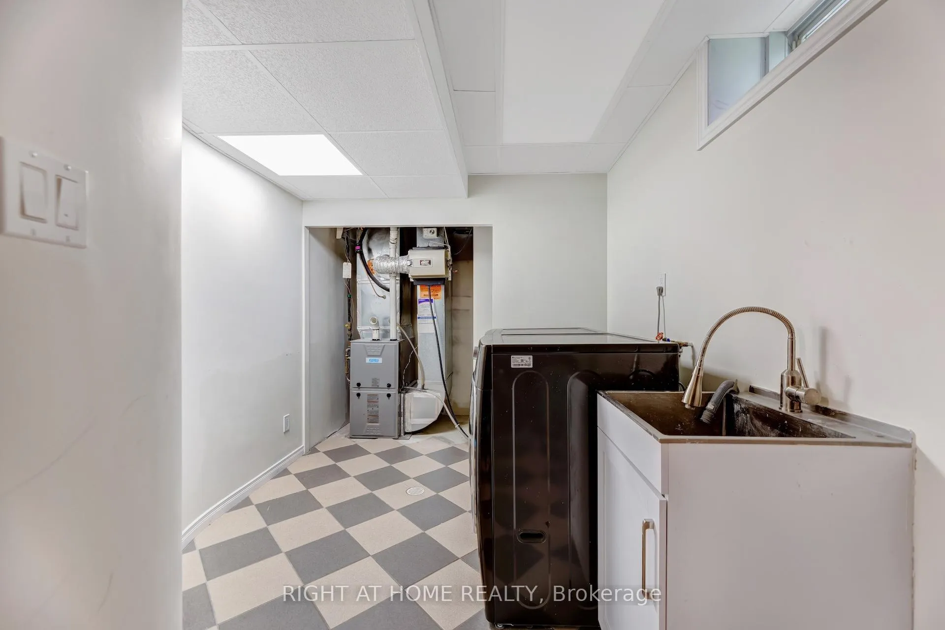 Photo 26 of 57 Calera Crescent, Vaughan, Sonoma Heights — HOMEH