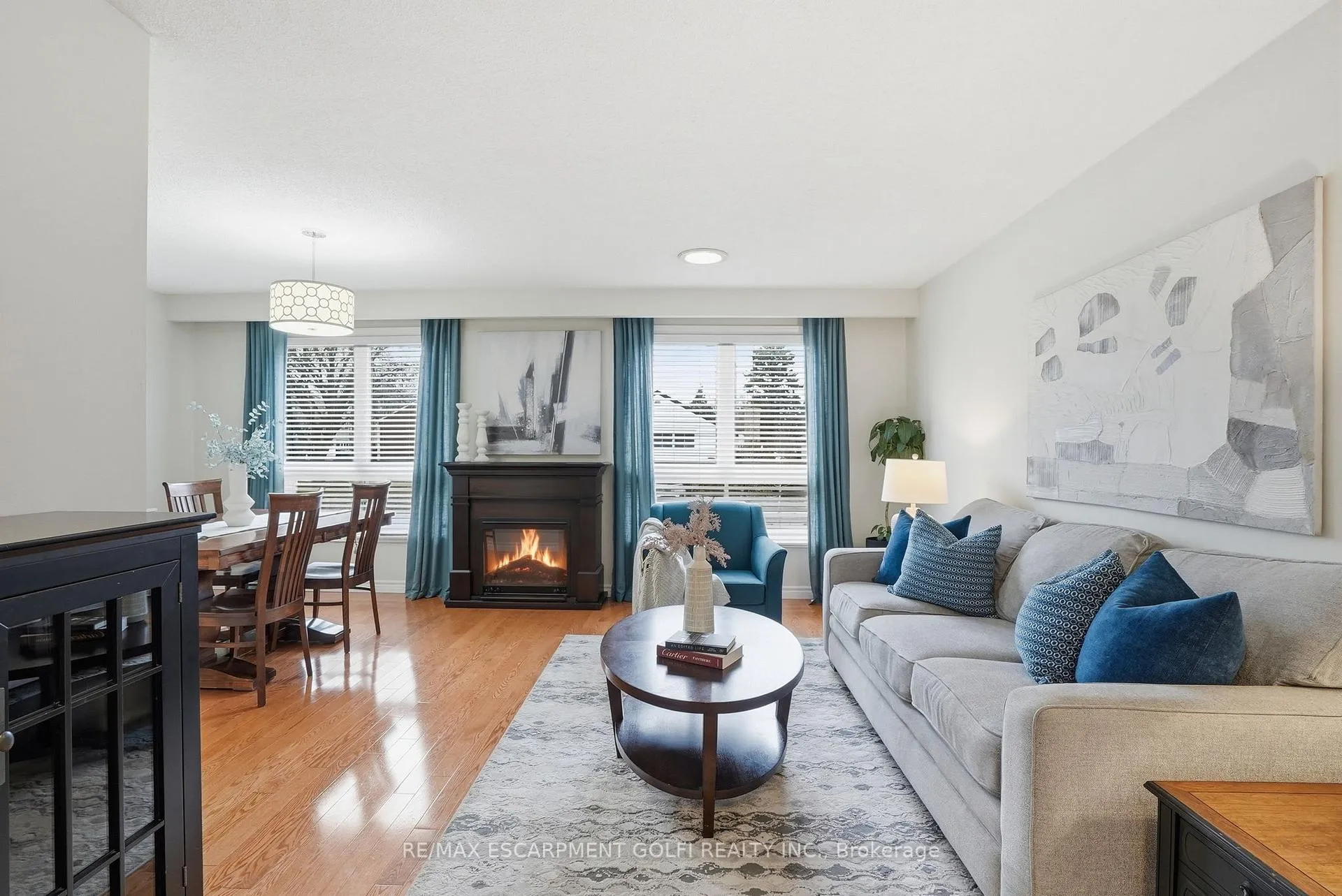Photo 4 of 676 Woodview Road, Burlington, Roseland — HOMEH