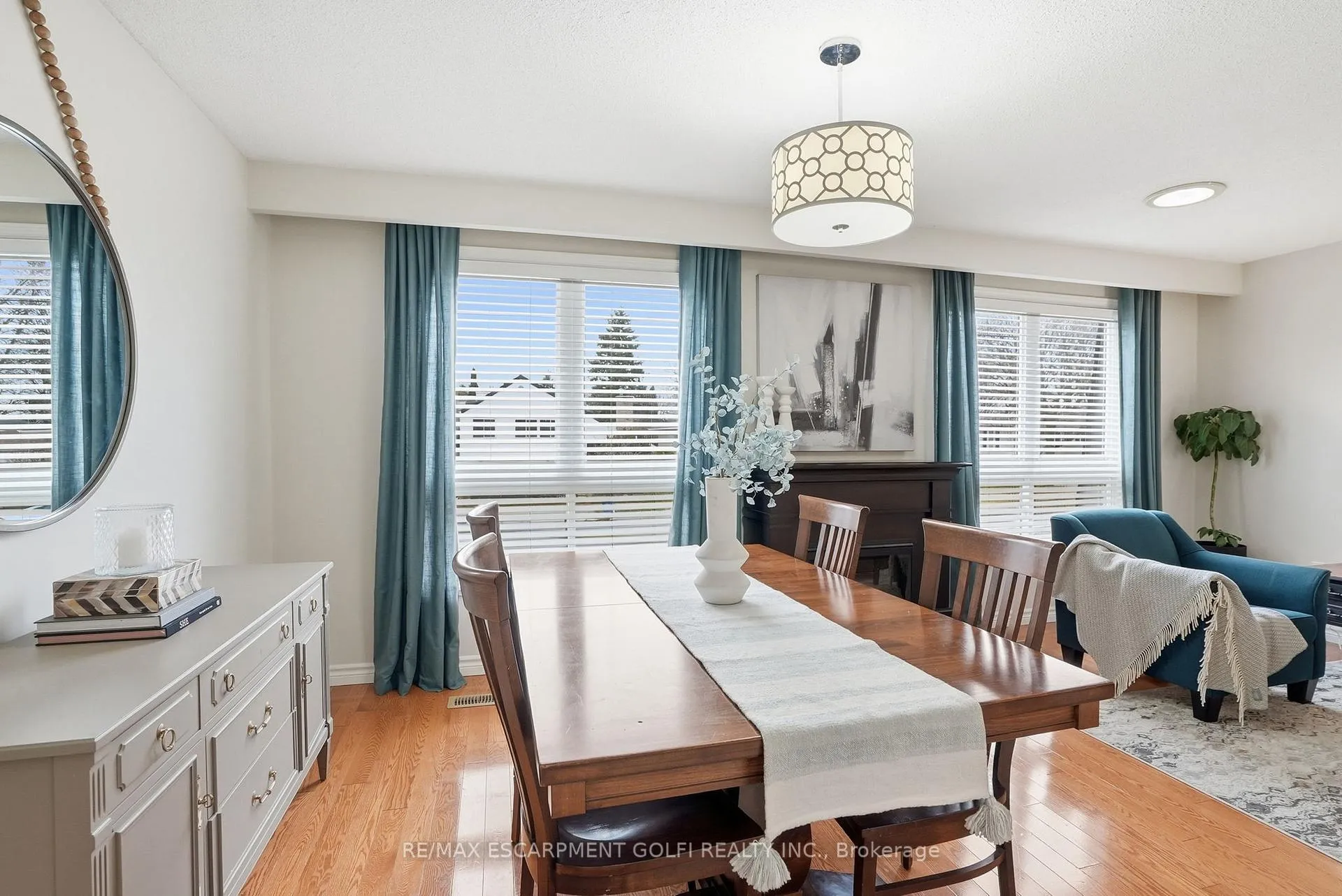 Photo 7 of 676 Woodview Road, Burlington, Roseland — HOMEH