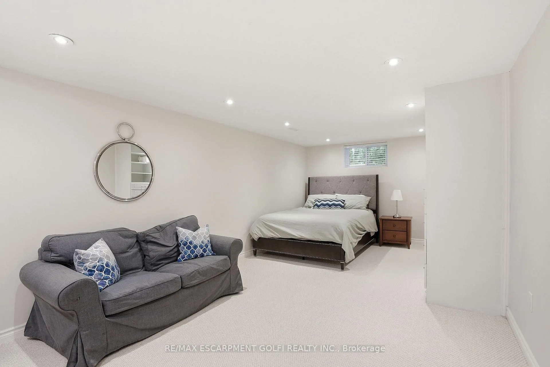 Photo 21 of 676 Woodview Road, Burlington, Roseland — HOMEH