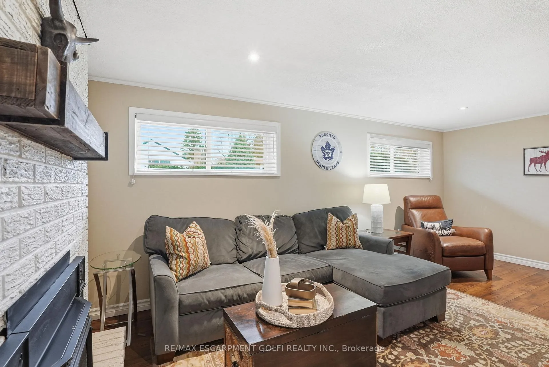Photo 25 of 676 Woodview Road, Burlington, Roseland — HOMEH