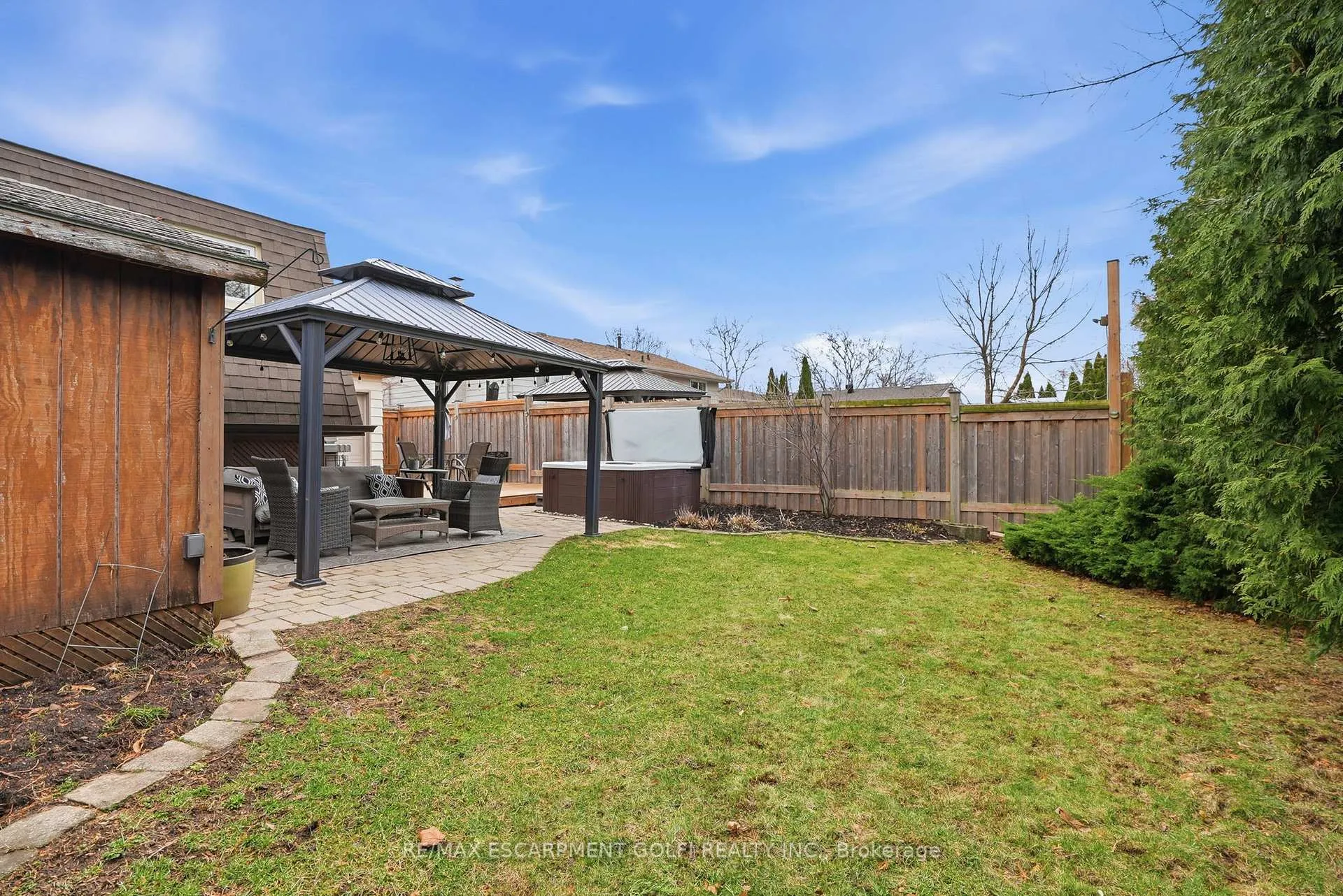 Photo 31 of 676 Woodview Road, Burlington, Roseland — HOMEH