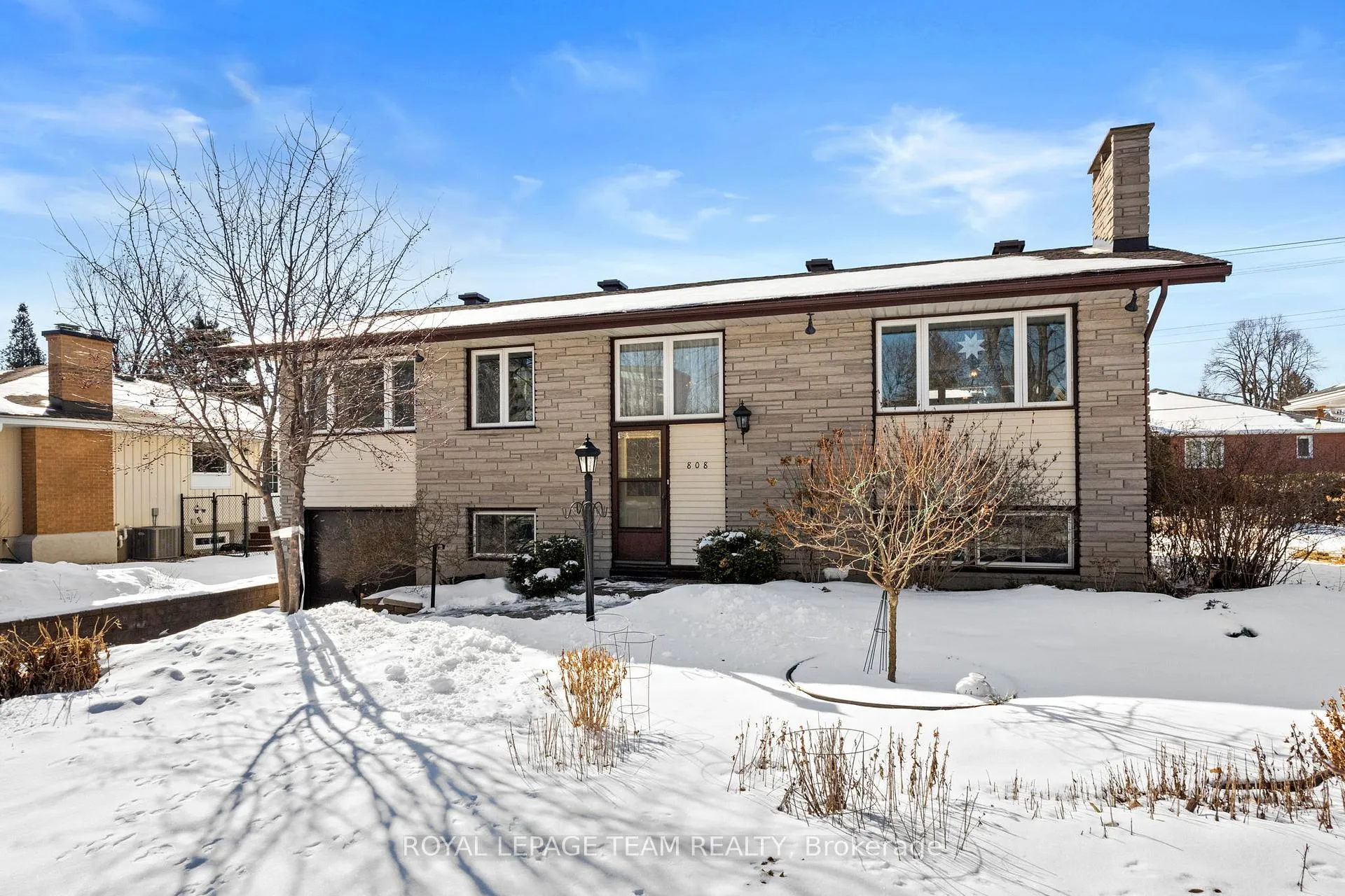 Photo 2 of 808 Nicholson Avenue, Ottawa, Mooneys Bay/Riverside Park — HOMEH