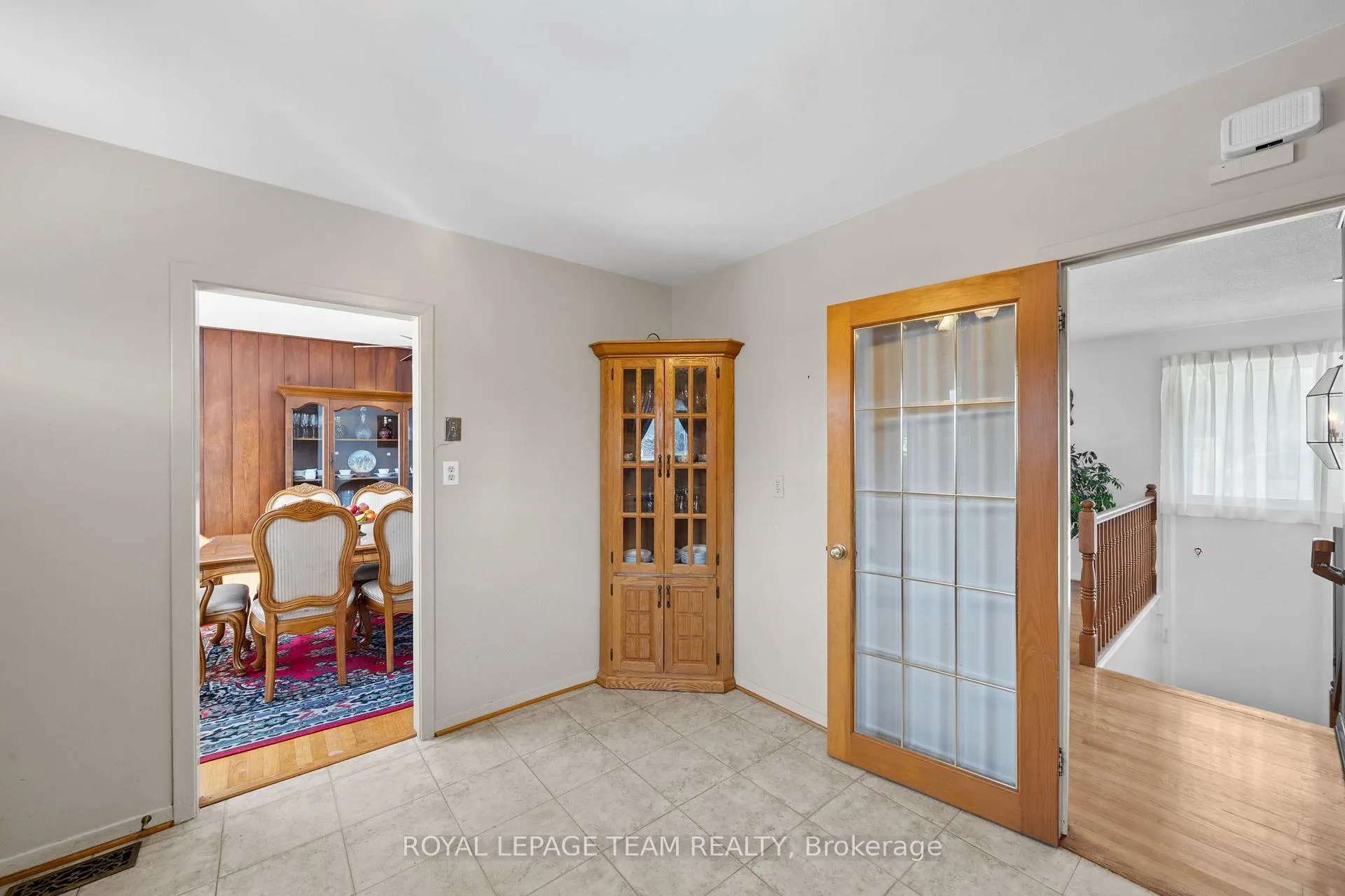 Photo 13 of 808 Nicholson Avenue, Ottawa, Mooneys Bay/Riverside Park — HOMEH