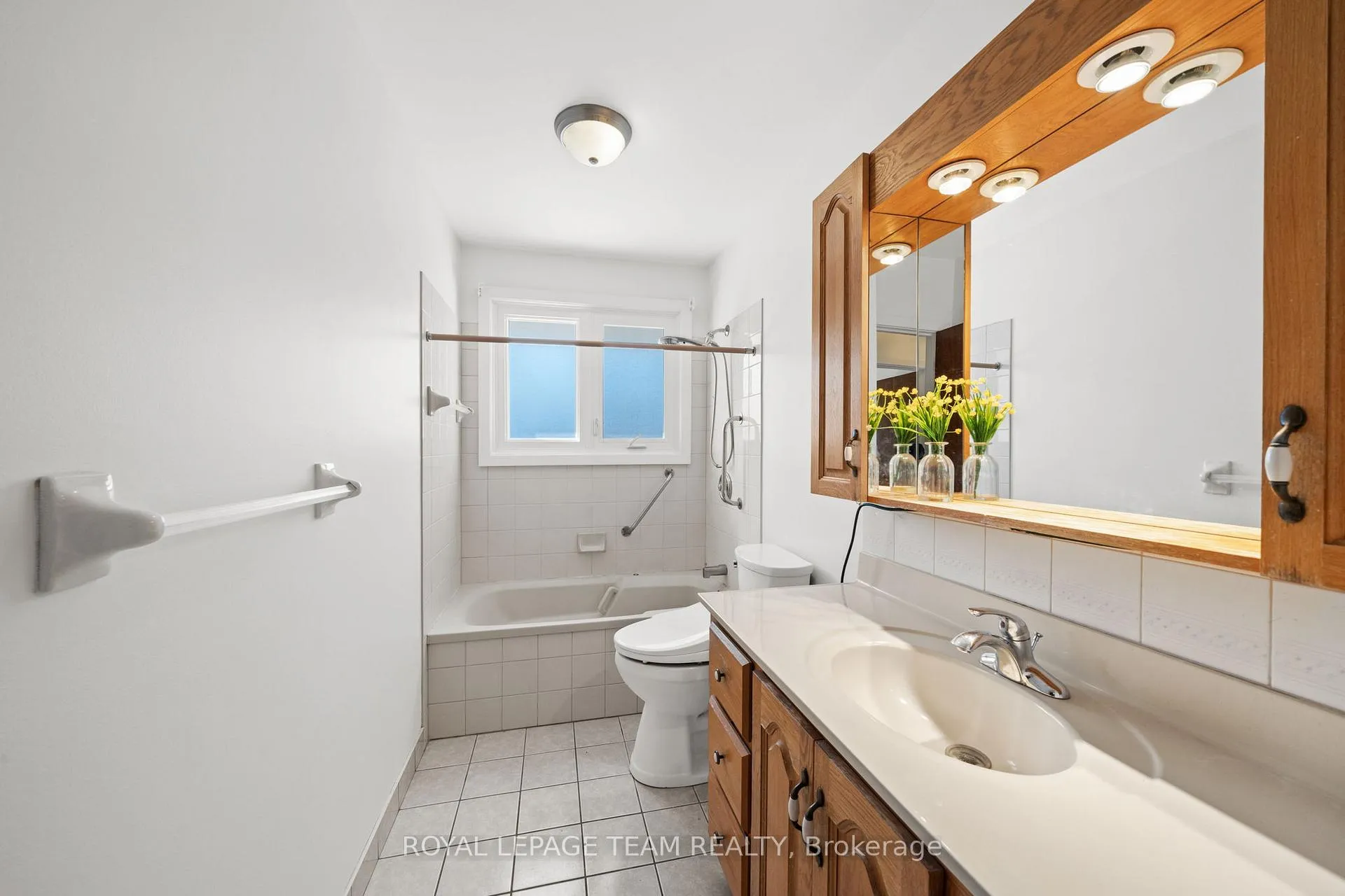 Photo 18 of 808 Nicholson Avenue, Ottawa, Mooneys Bay/Riverside Park — HOMEH