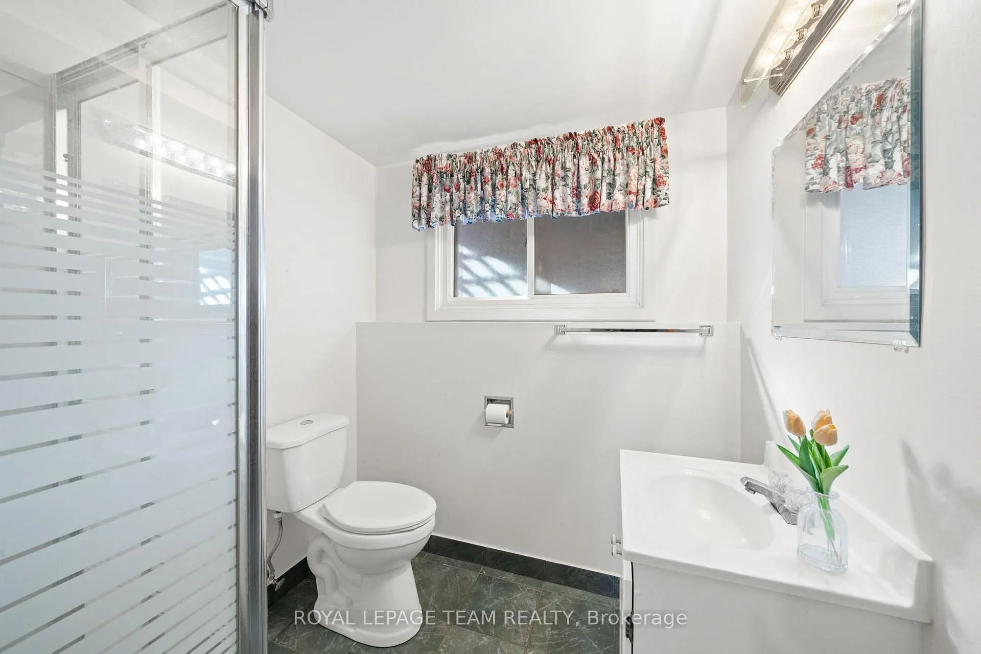 Photo 25 of 808 Nicholson Avenue, Ottawa, Mooneys Bay/Riverside Park — HOMEH