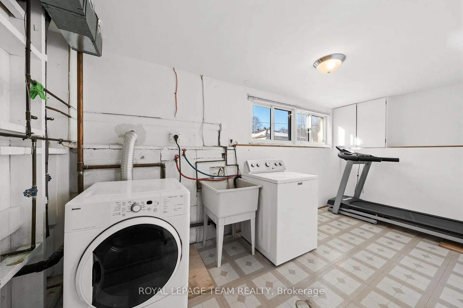 Photo 28 of 808 Nicholson Avenue, Ottawa, Mooneys Bay/Riverside Park — HOMEH