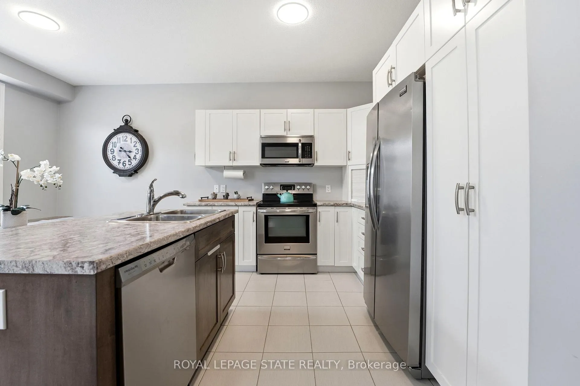 Photo 8 of 86 Fairgrounds Drive, Hamilton, Binbrook — HOMEH
