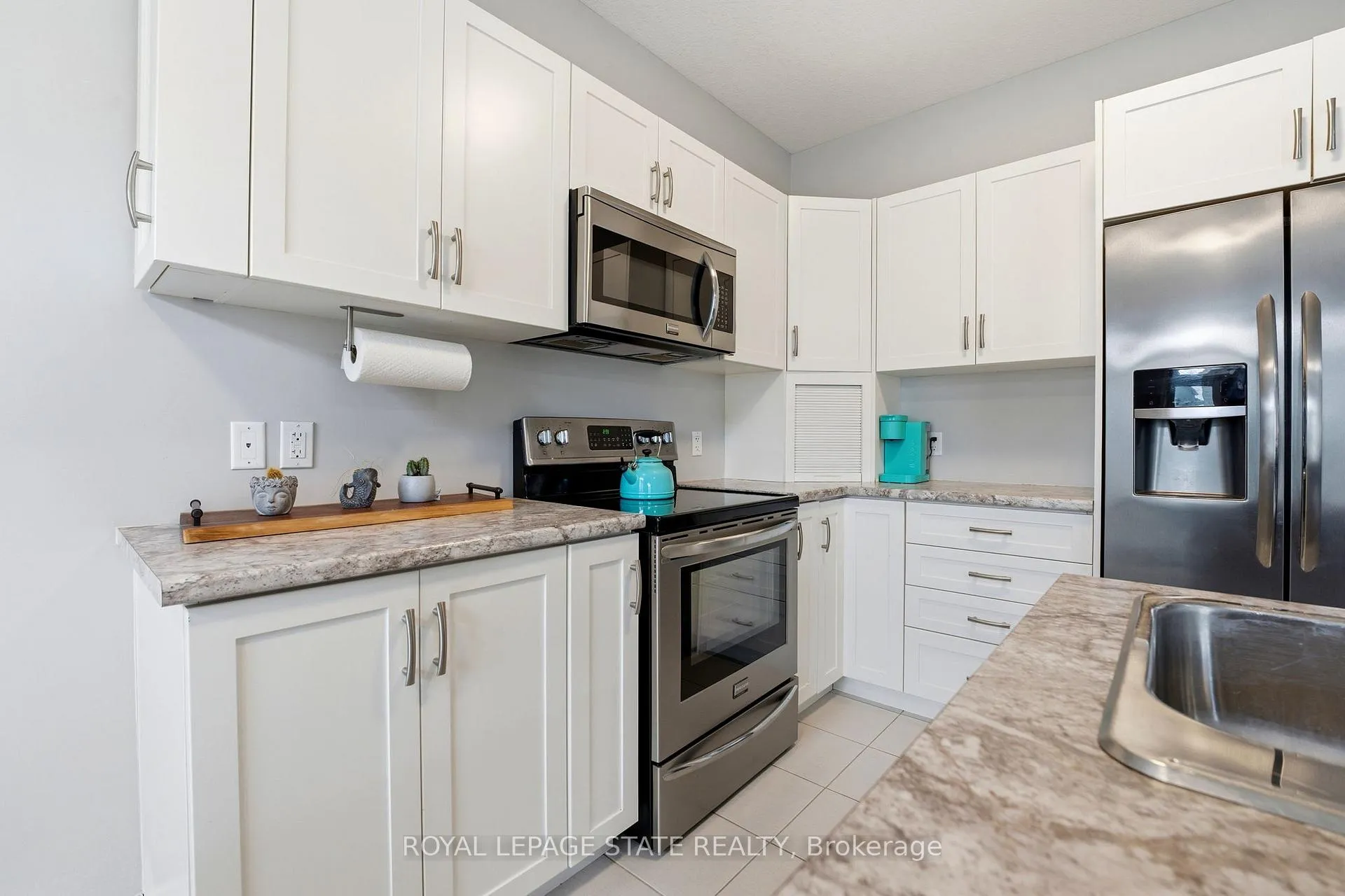 Photo 10 of 86 Fairgrounds Drive, Hamilton, Binbrook — HOMEH