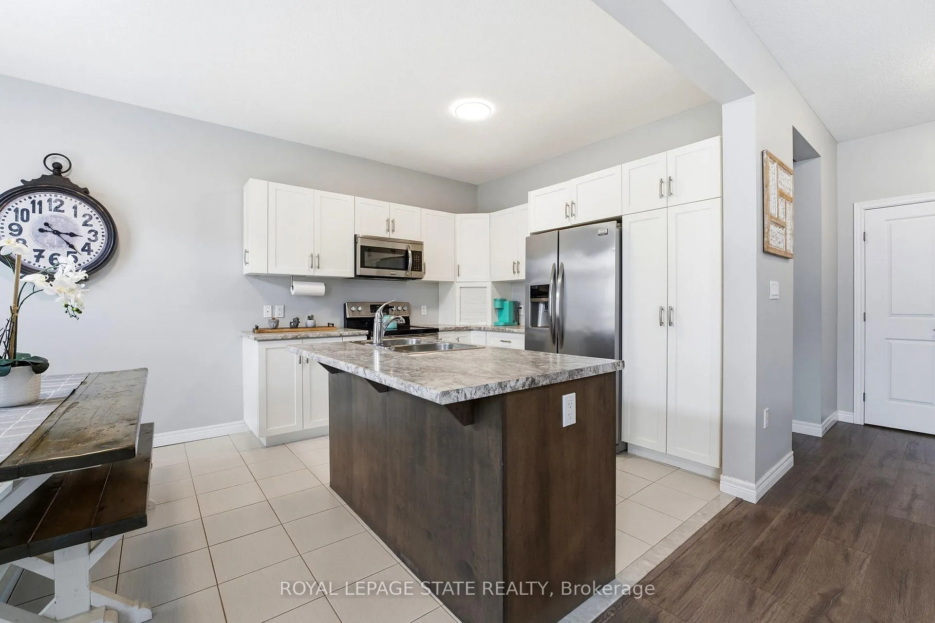 Photo 11 of 86 Fairgrounds Drive, Hamilton, Binbrook — HOMEH
