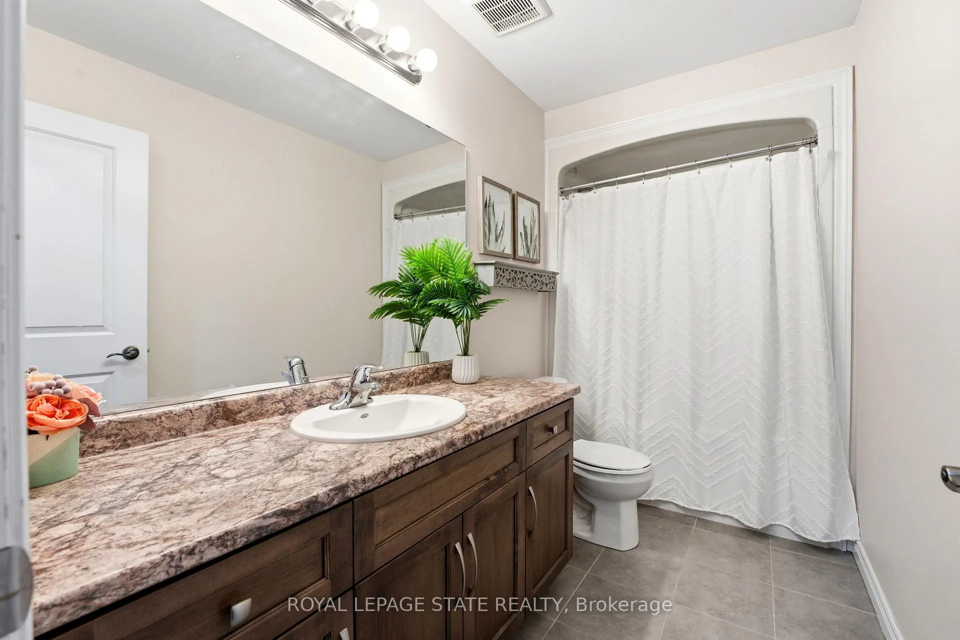 Photo 24 of 86 Fairgrounds Drive, Hamilton, Binbrook — HOMEH