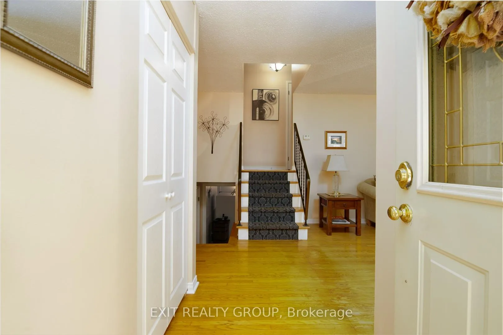 Photo 4 of 31 Lexington Crescent, Belleville, Belleville Ward — HOMEH