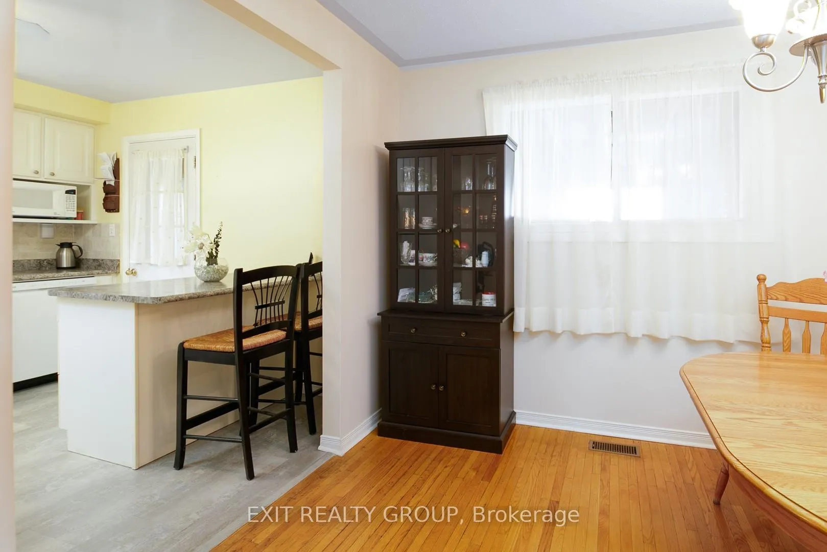Photo 7 of 31 Lexington Crescent, Belleville, Belleville Ward — HOMEH