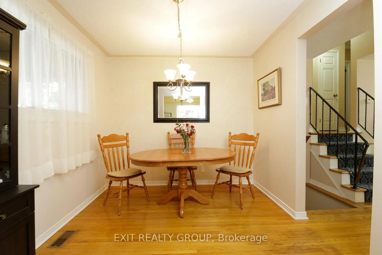 Photo 8 of 31 Lexington Crescent, Belleville, Belleville Ward — HOMEH