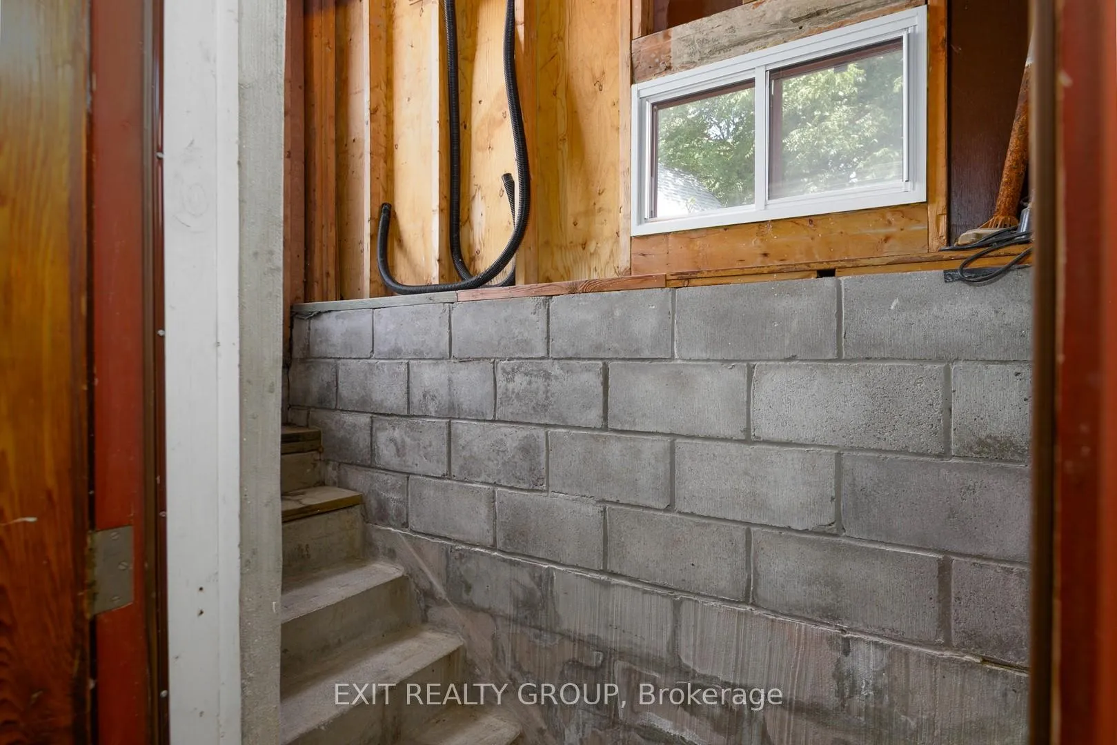 Photo 23 of 31 Lexington Crescent, Belleville, Belleville Ward — HOMEH