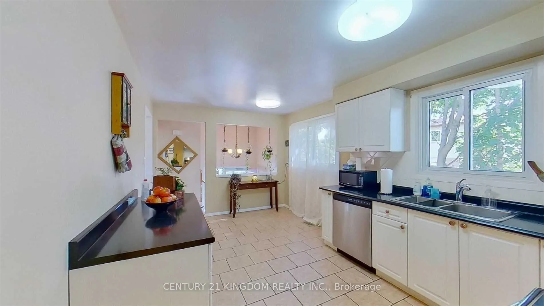 Photo 3 of Unit MAIN, 30 Goldring Drive E, Whitby, Lynde Creek — HOMEH