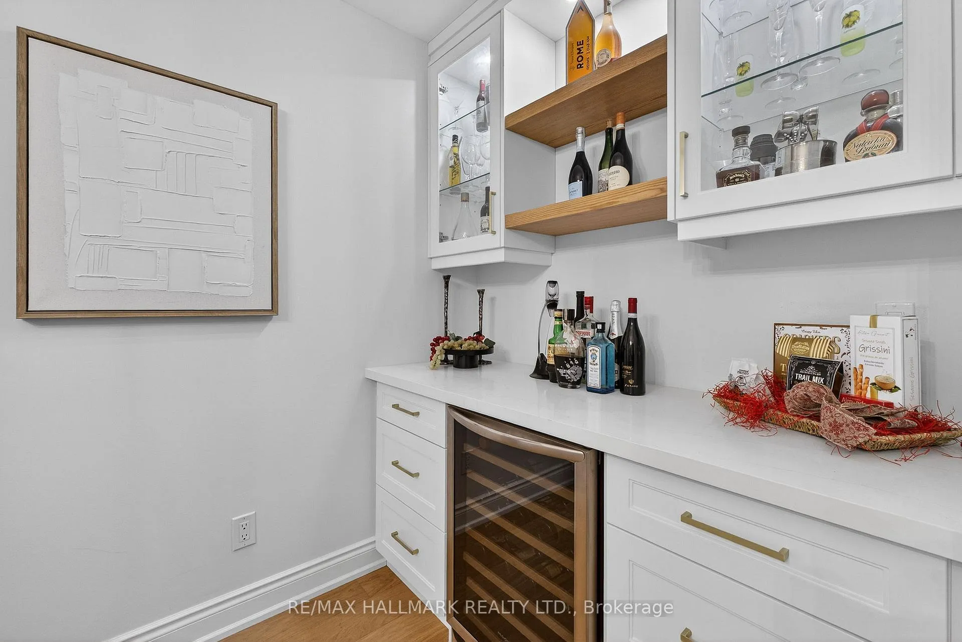 Photo 8 of 23 Wardlaw Place, Vaughan, Vellore Village — HOMEH
