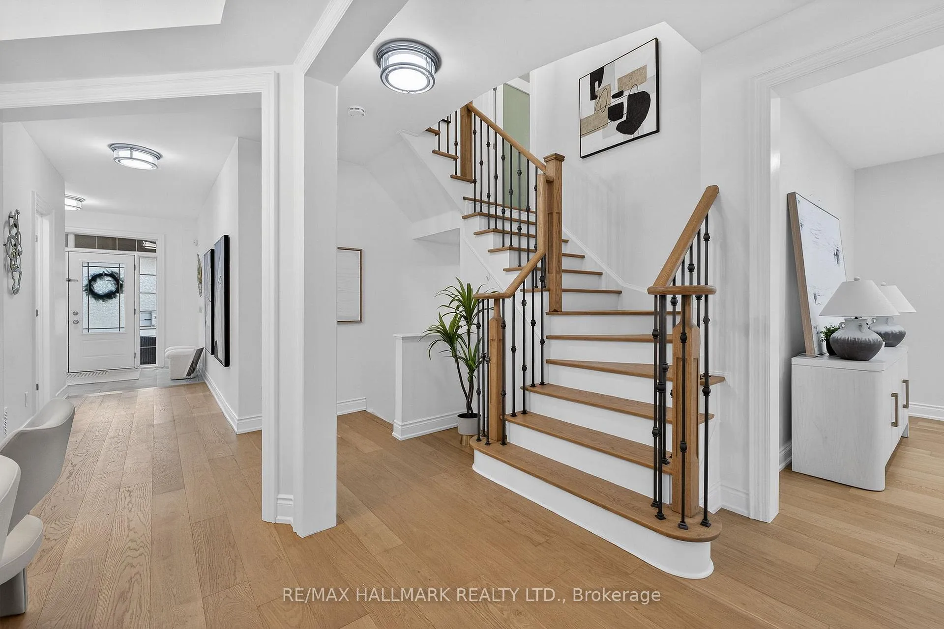 Photo 9 of 23 Wardlaw Place, Vaughan, Vellore Village — HOMEH