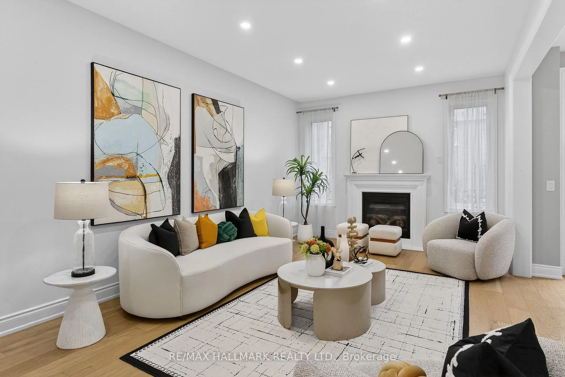 Photo 10 of 23 Wardlaw Place, Vaughan, Vellore Village — HOMEH