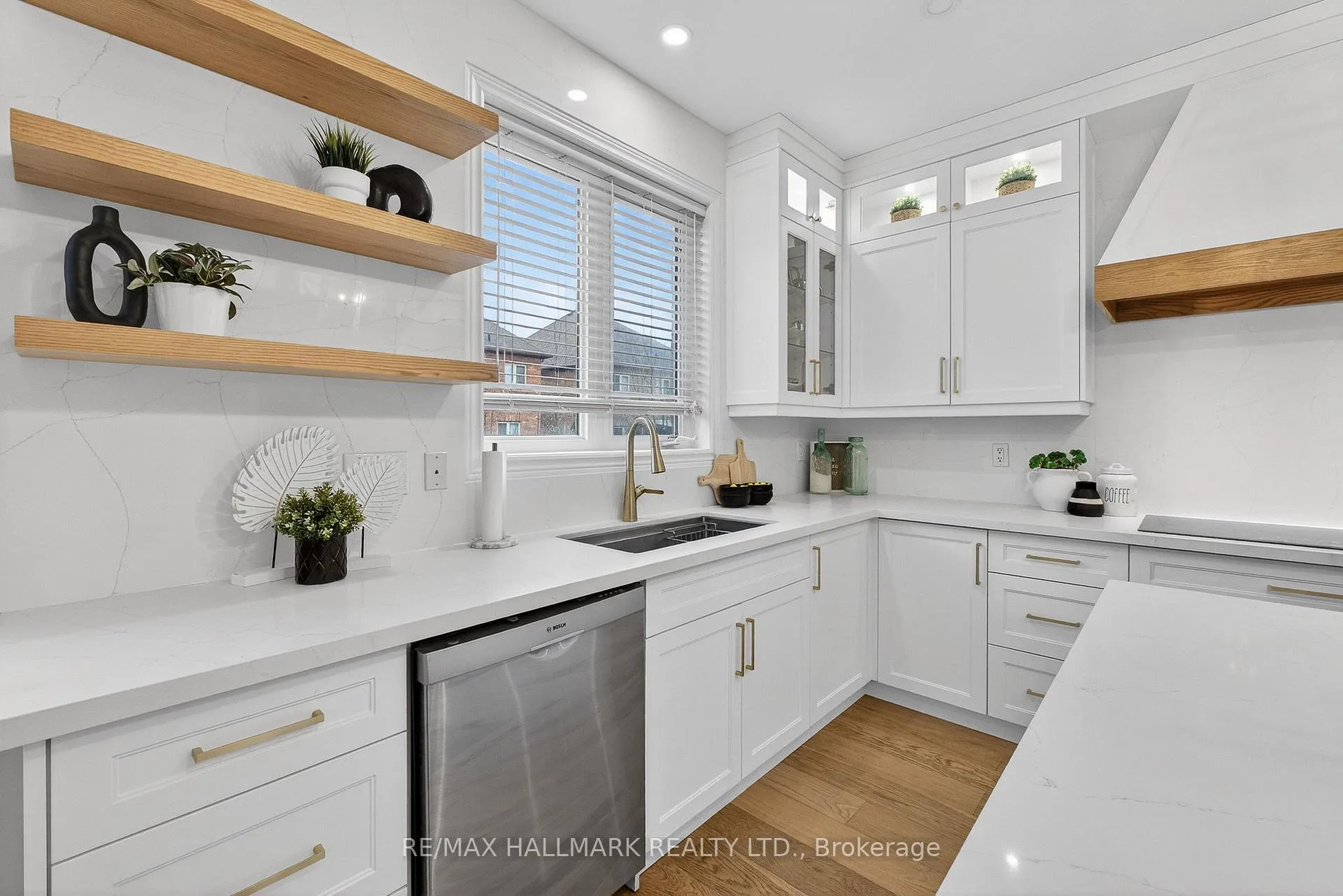 Photo 21 of 23 Wardlaw Place, Vaughan, Vellore Village — HOMEH