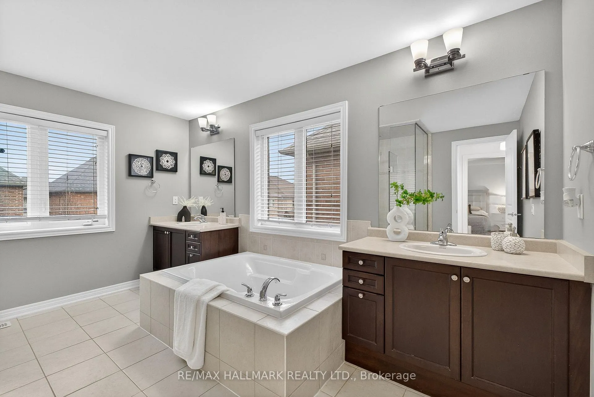 Photo 33 of 23 Wardlaw Place, Vaughan, Vellore Village — HOMEH