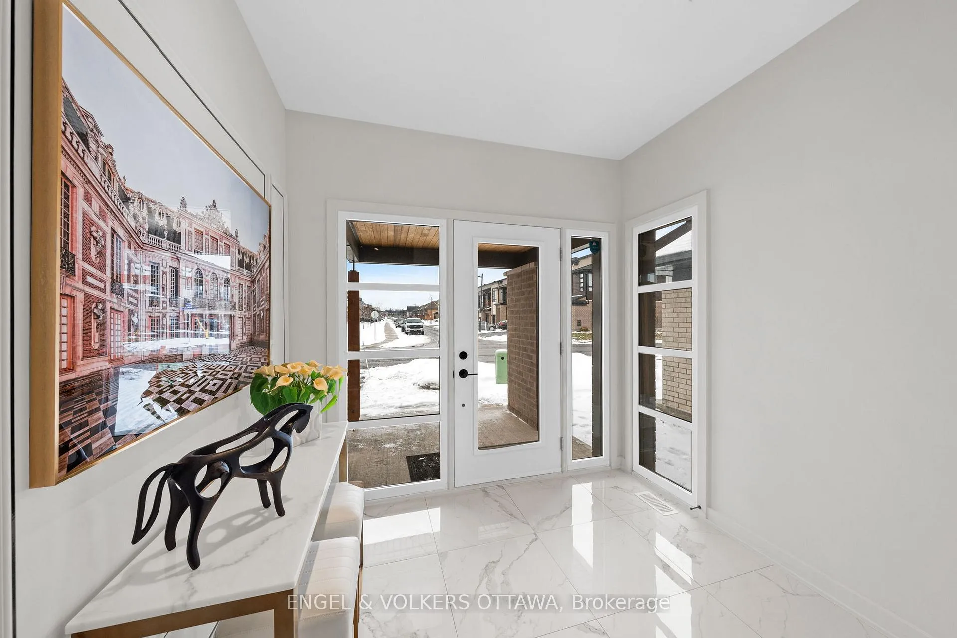 Photo 2 of 250 Shuttleworth Drive, Ottawa, Leitrim — HOMEH