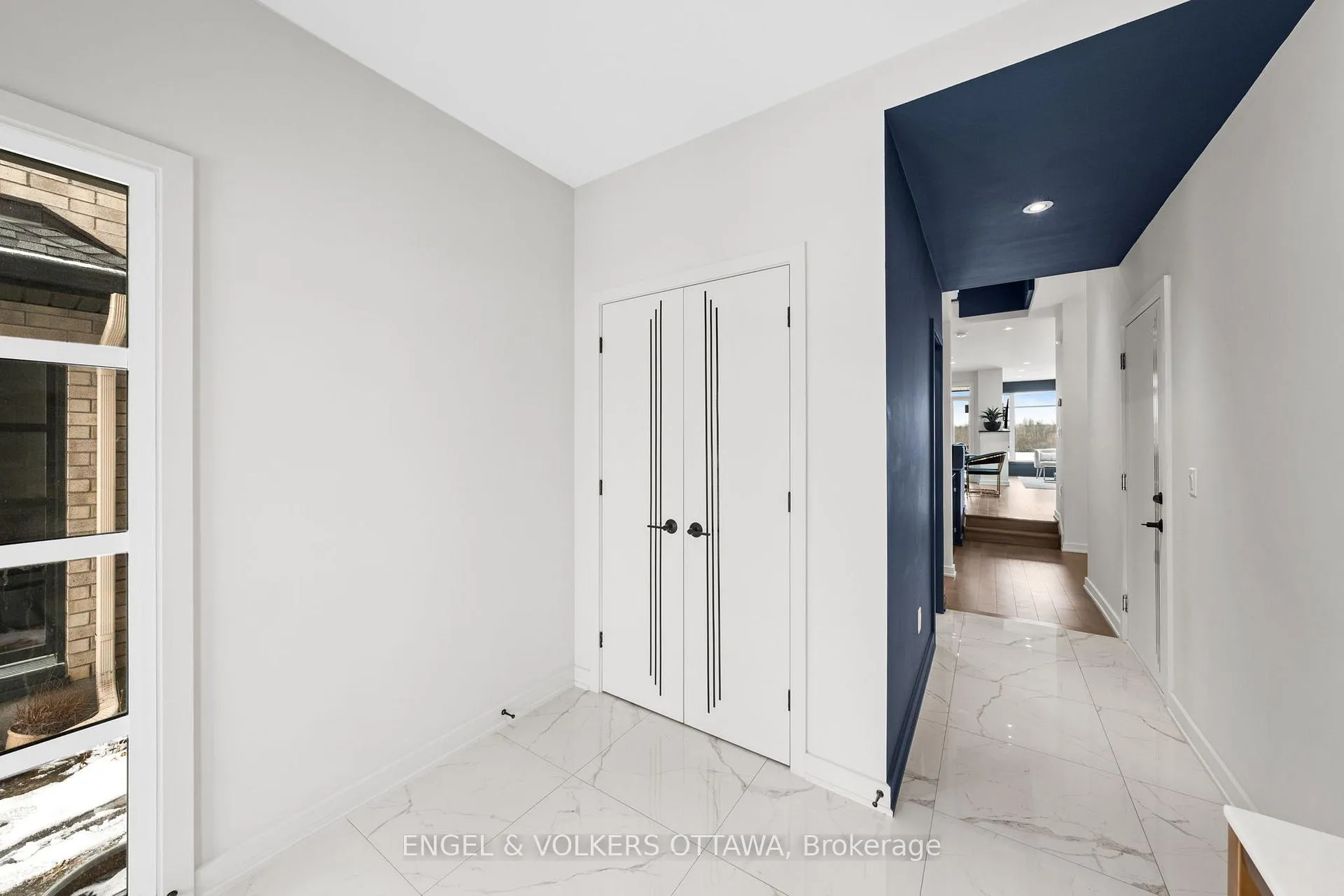 Photo 3 of 250 Shuttleworth Drive, Ottawa, Leitrim — HOMEH