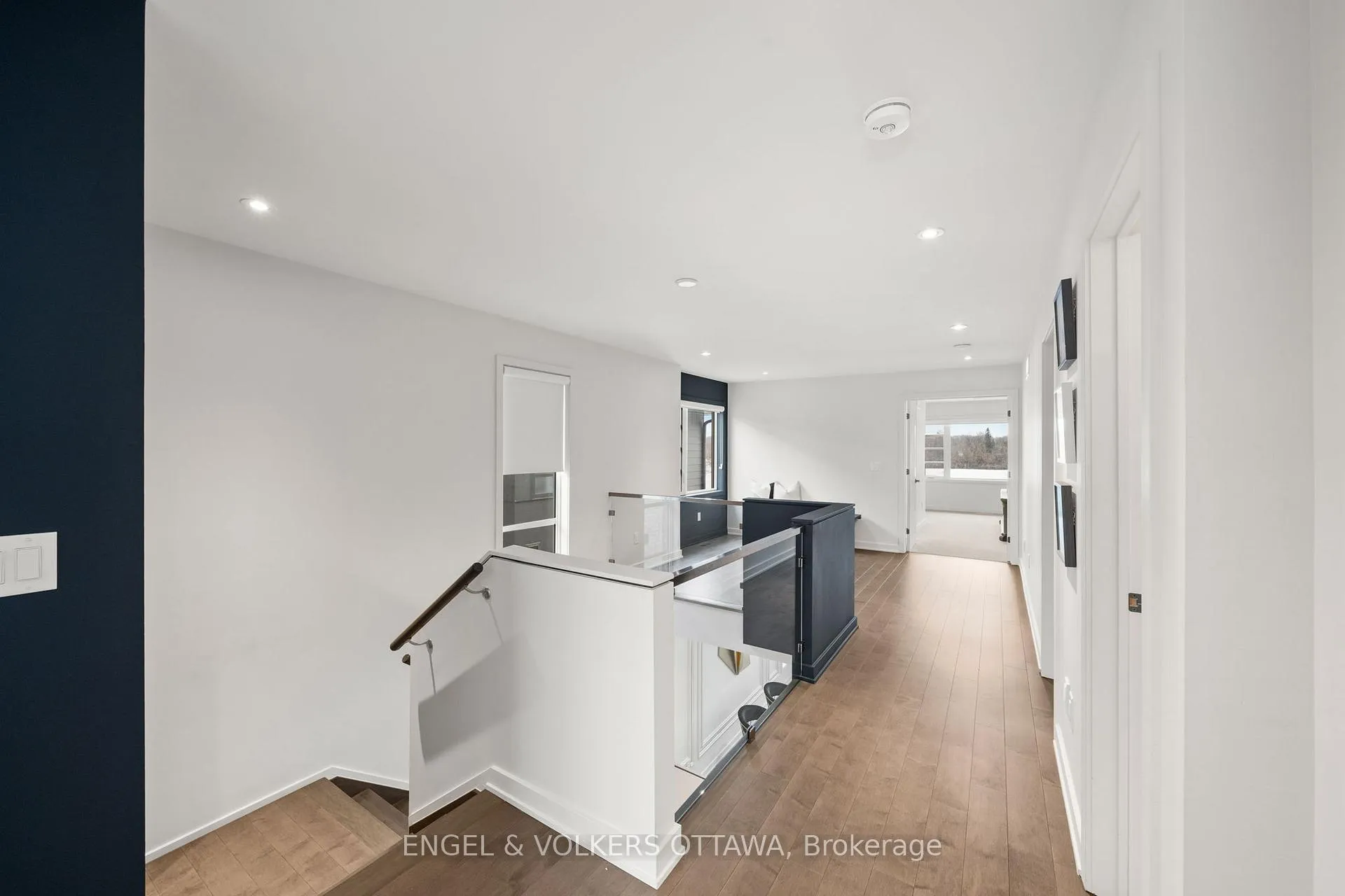 Photo 17 of 250 Shuttleworth Drive, Ottawa, Leitrim — HOMEH