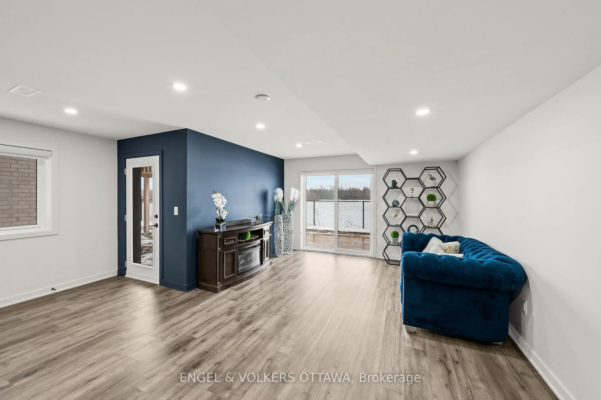 Photo 29 of 250 Shuttleworth Drive, Ottawa, Leitrim — HOMEH