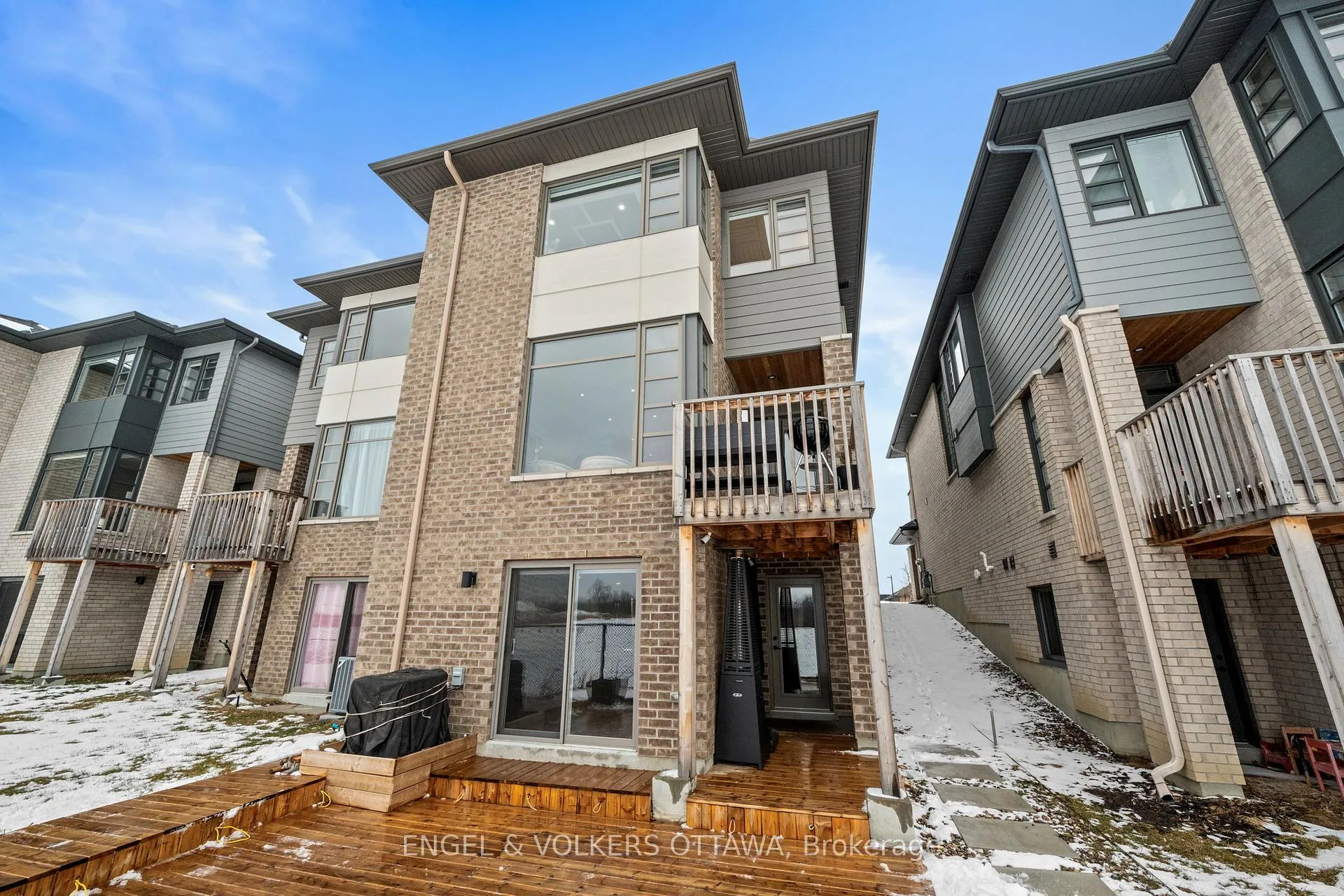 Photo 34 of 250 Shuttleworth Drive, Ottawa, Leitrim — HOMEH