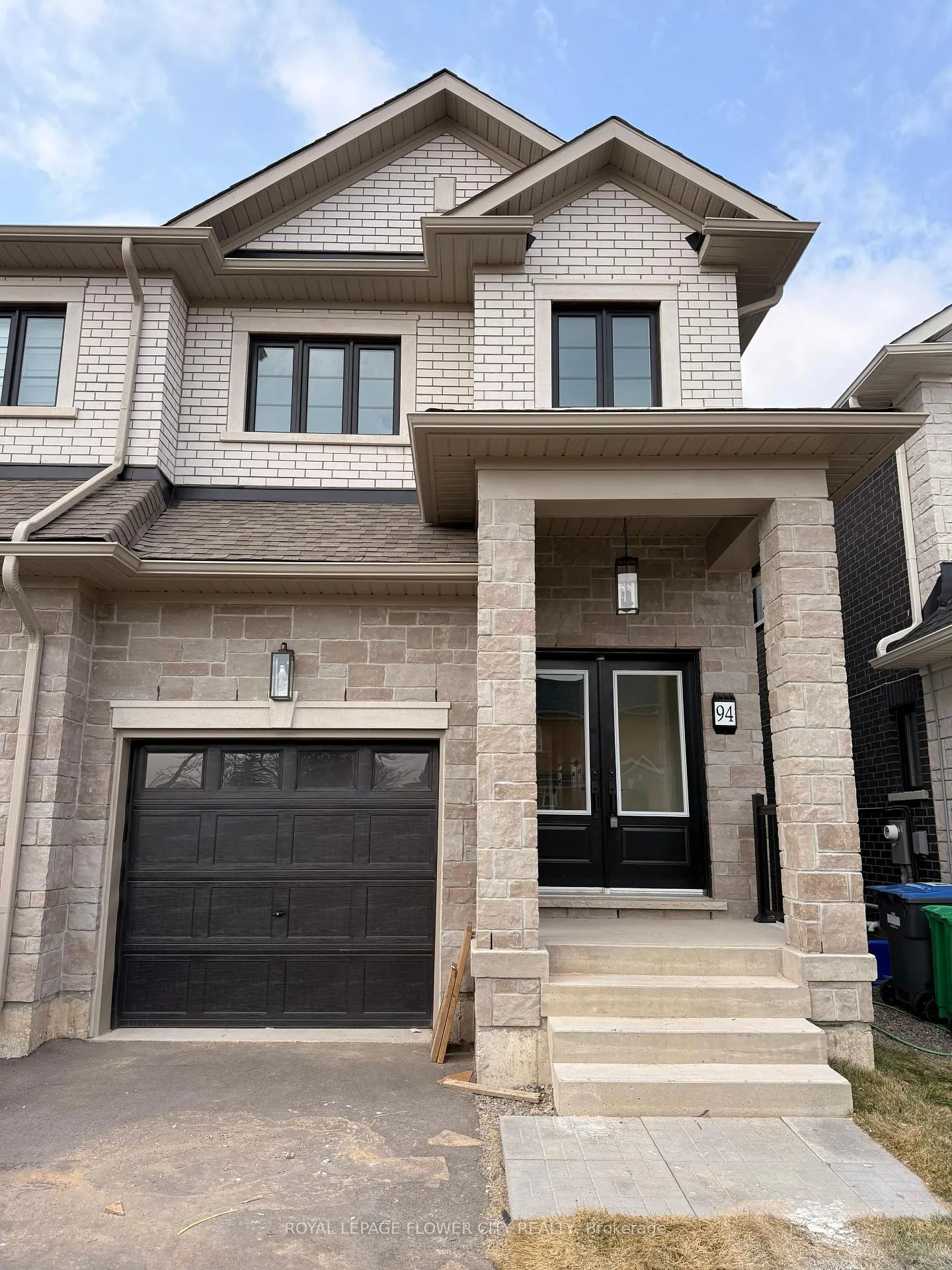Photo 3 of 94 Cadillac Crescent, Brampton, Fletcher's Meadow — HOMEH