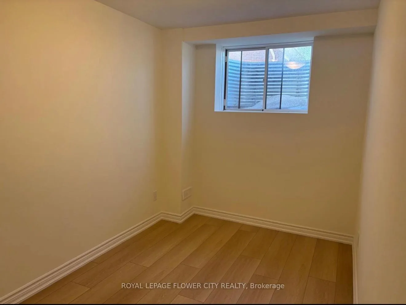 Photo 4 of 94 Cadillac Crescent, Brampton, Fletcher's Meadow — HOMEH