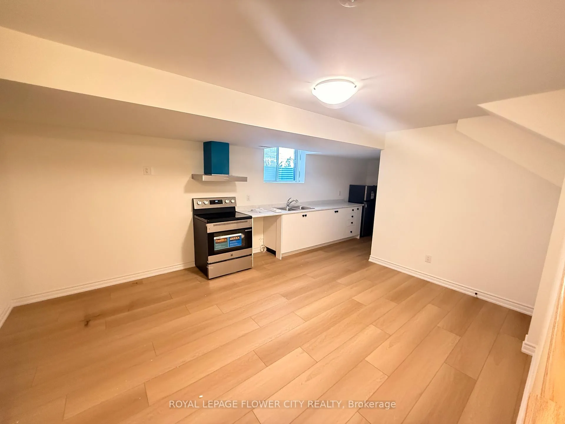 Photo 14 of 94 Cadillac Crescent, Brampton, Fletcher's Meadow — HOMEH