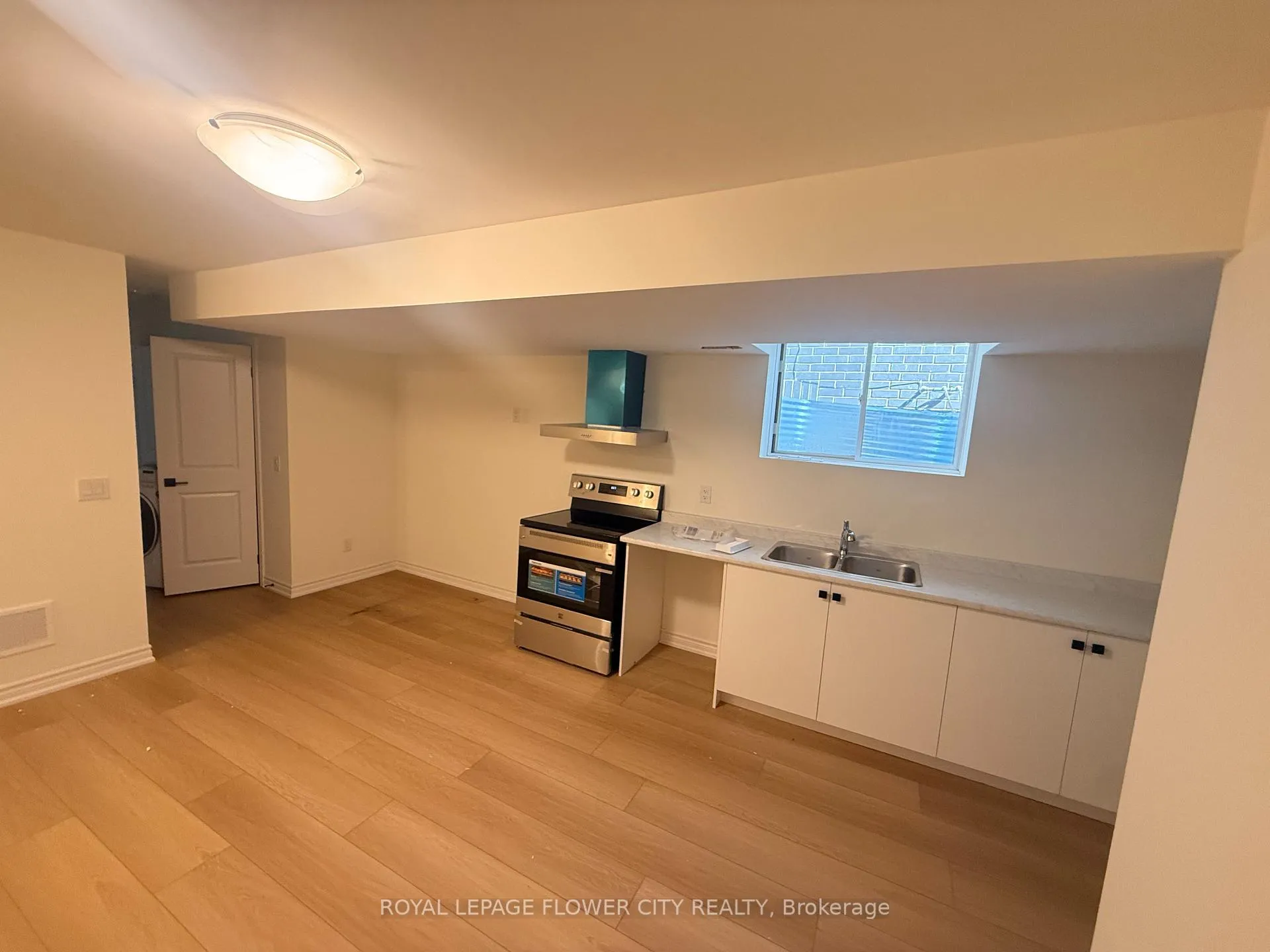 Photo 15 of 94 Cadillac Crescent, Brampton, Fletcher's Meadow — HOMEH